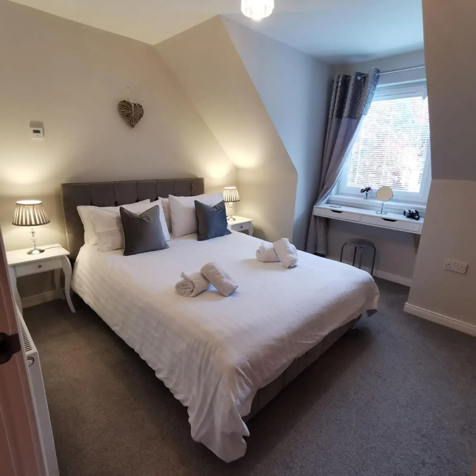Two-Bedroom Apartment in Number 27 Two-Bedroom Apartment in Number 27