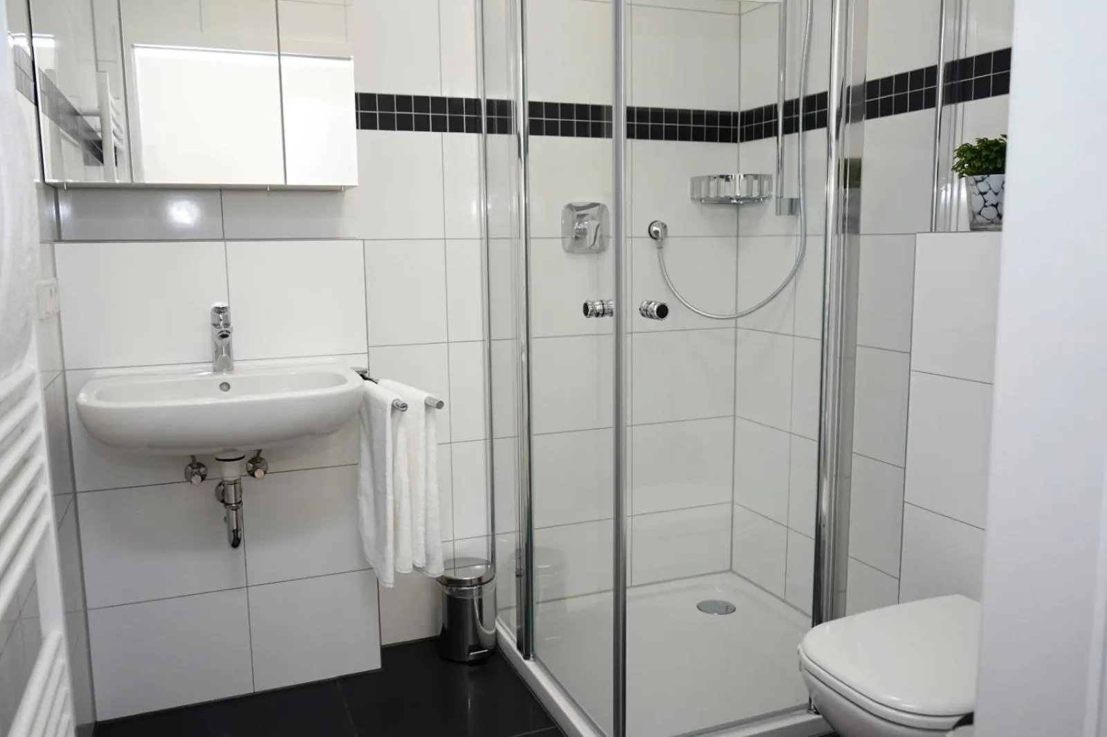 Shower in BestBoarding24