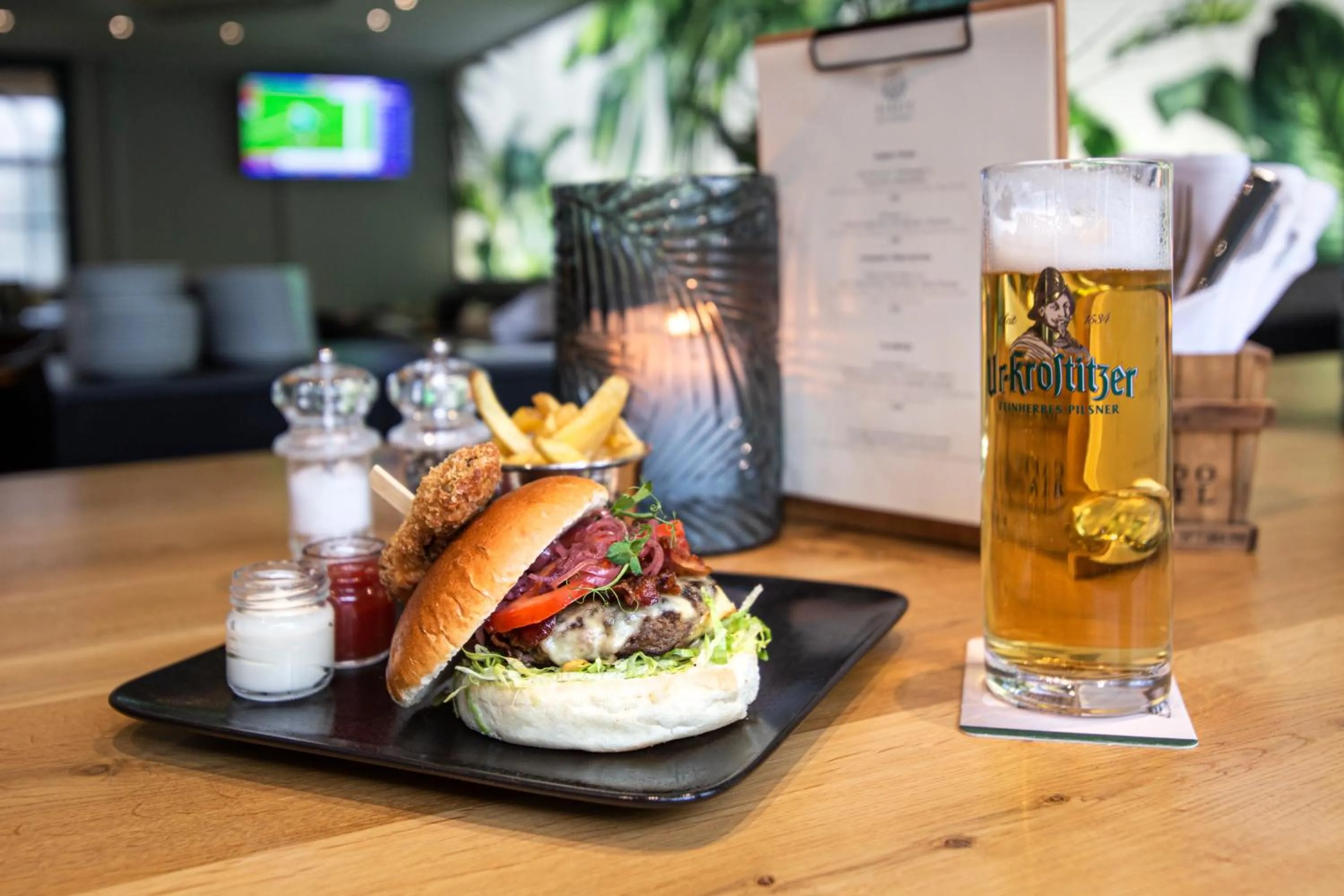 Restaurant/places to eat in Parkhotel Diani