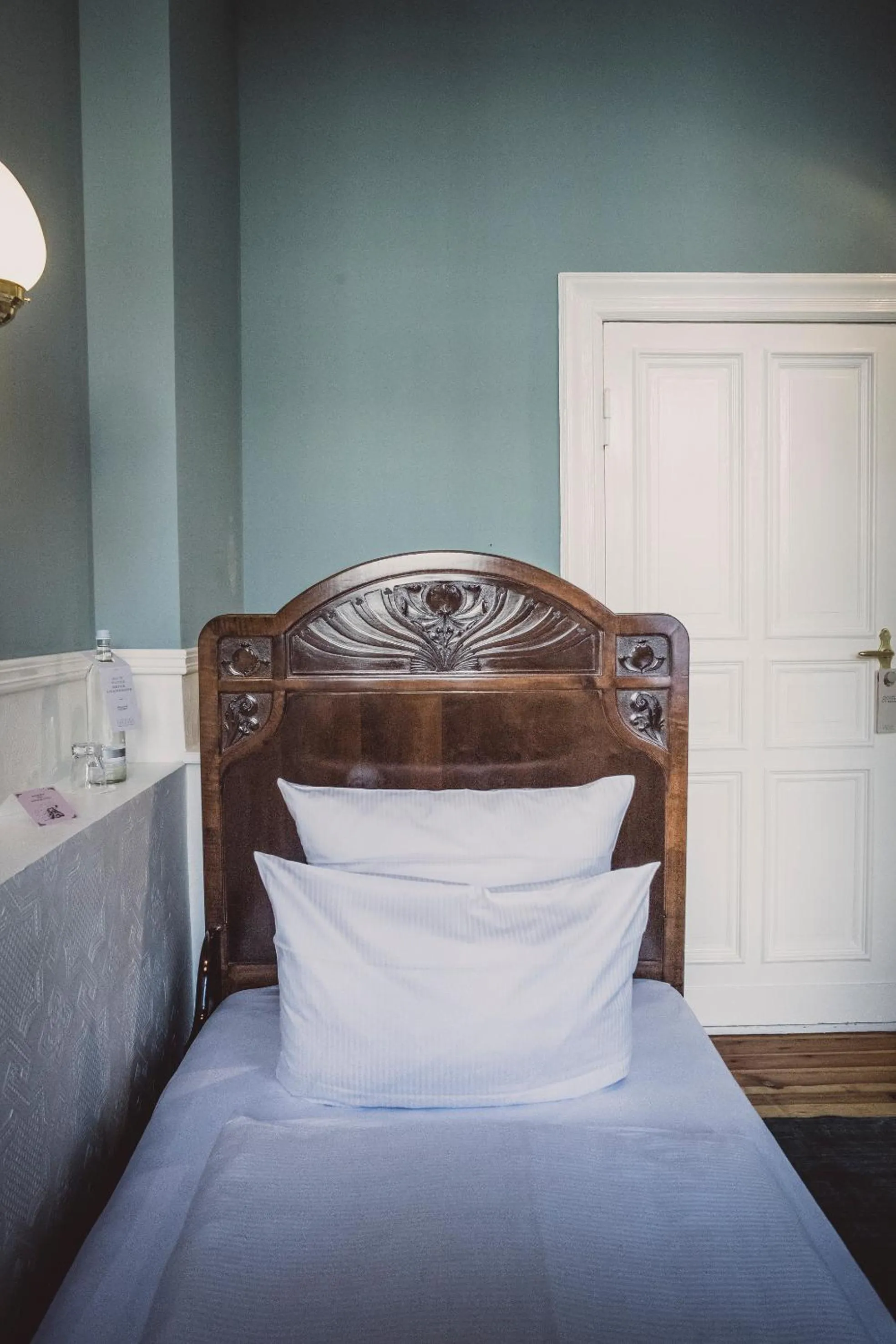 Bed in HENRI Hotel Berlin Kurfürstendamm