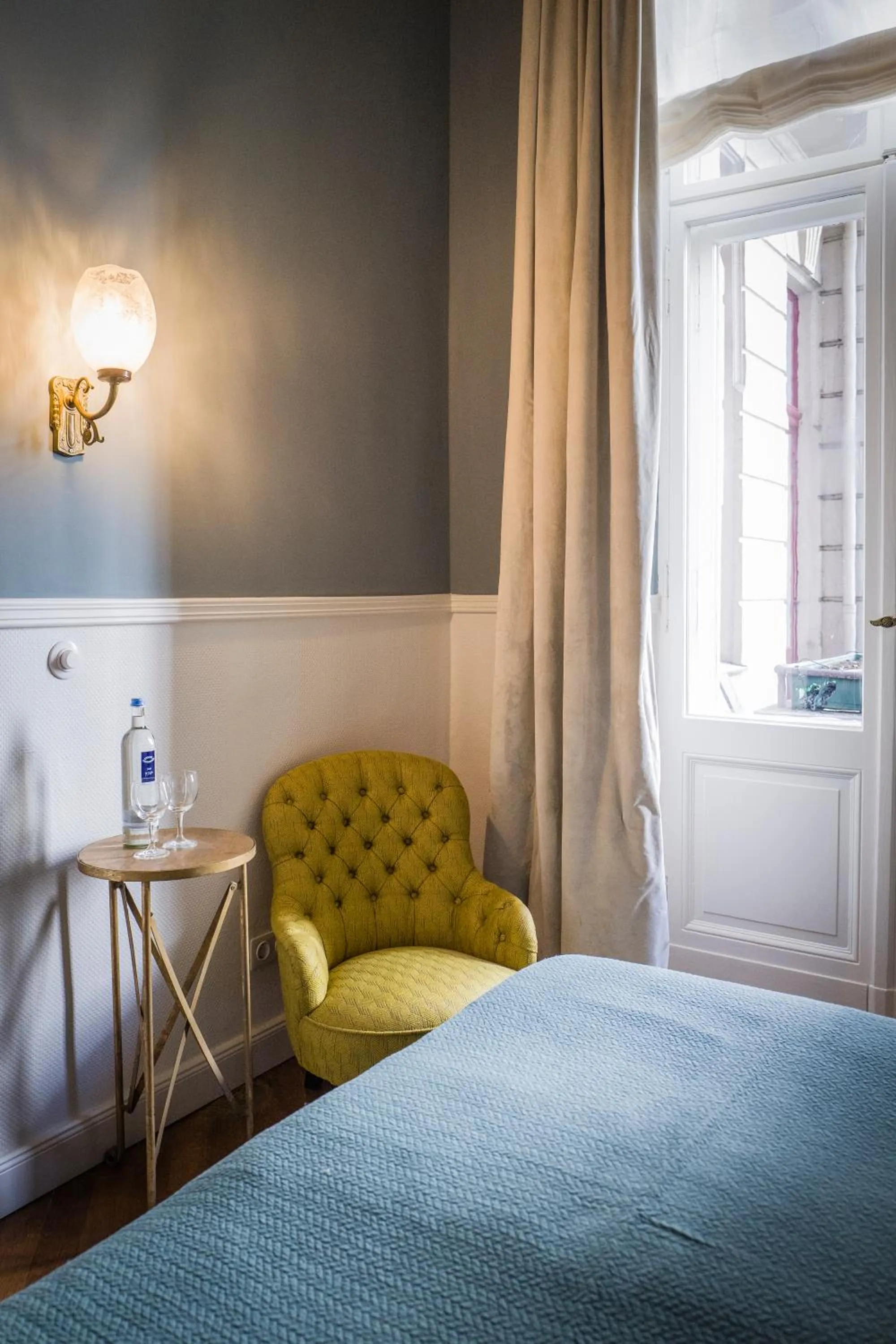 Bed in HENRI Hotel Berlin Kurfürstendamm