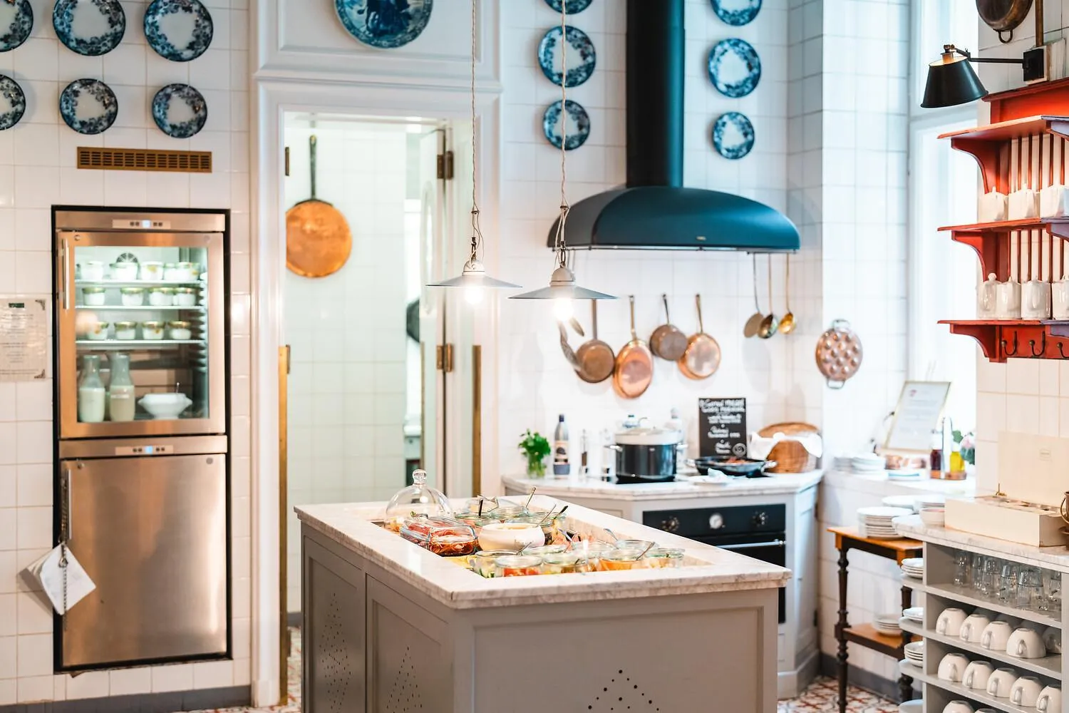 Communal kitchen in HENRI Hotel Berlin Kurfürstendamm