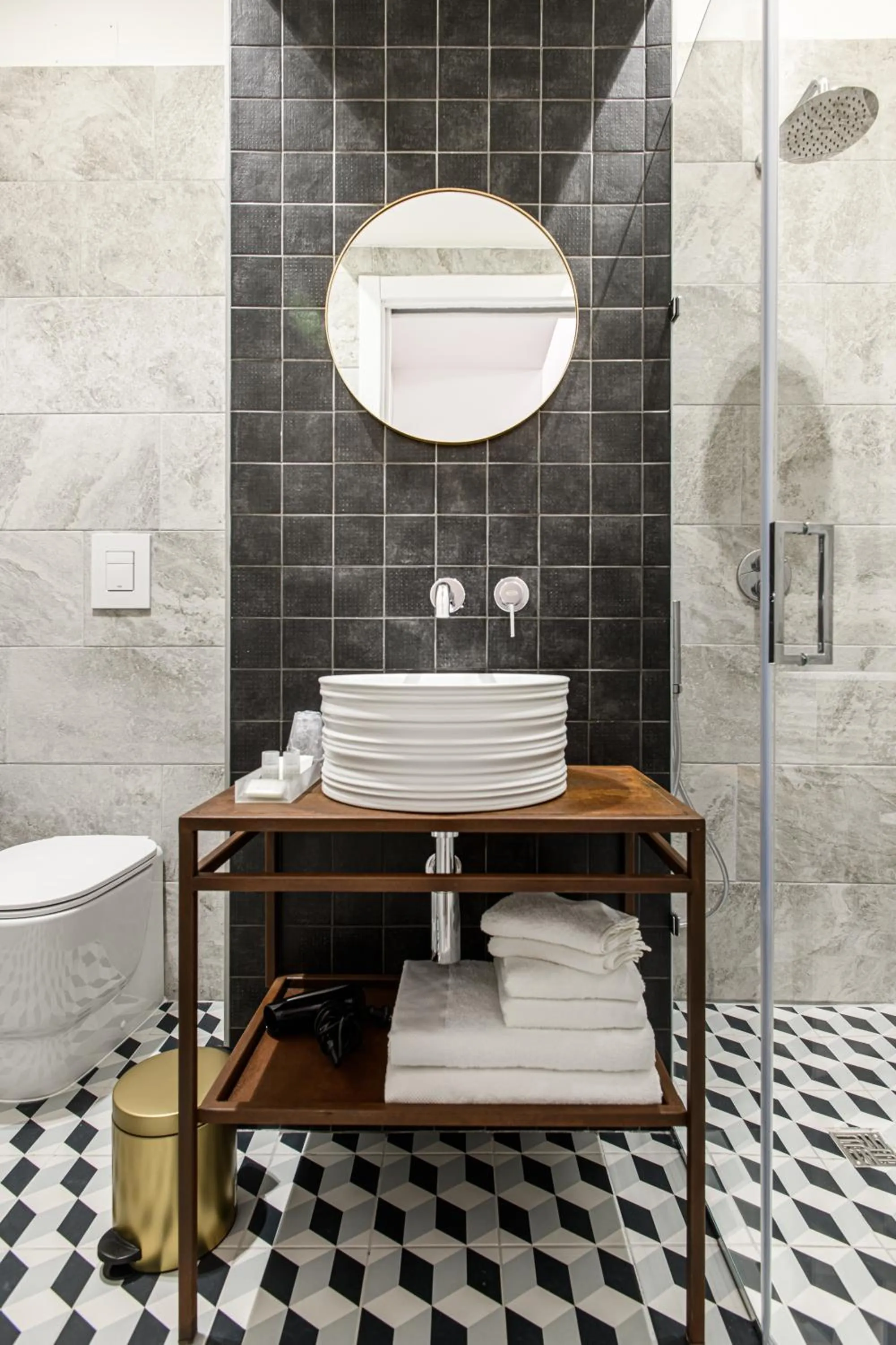 Bathroom in FAGì Rooms In Naples