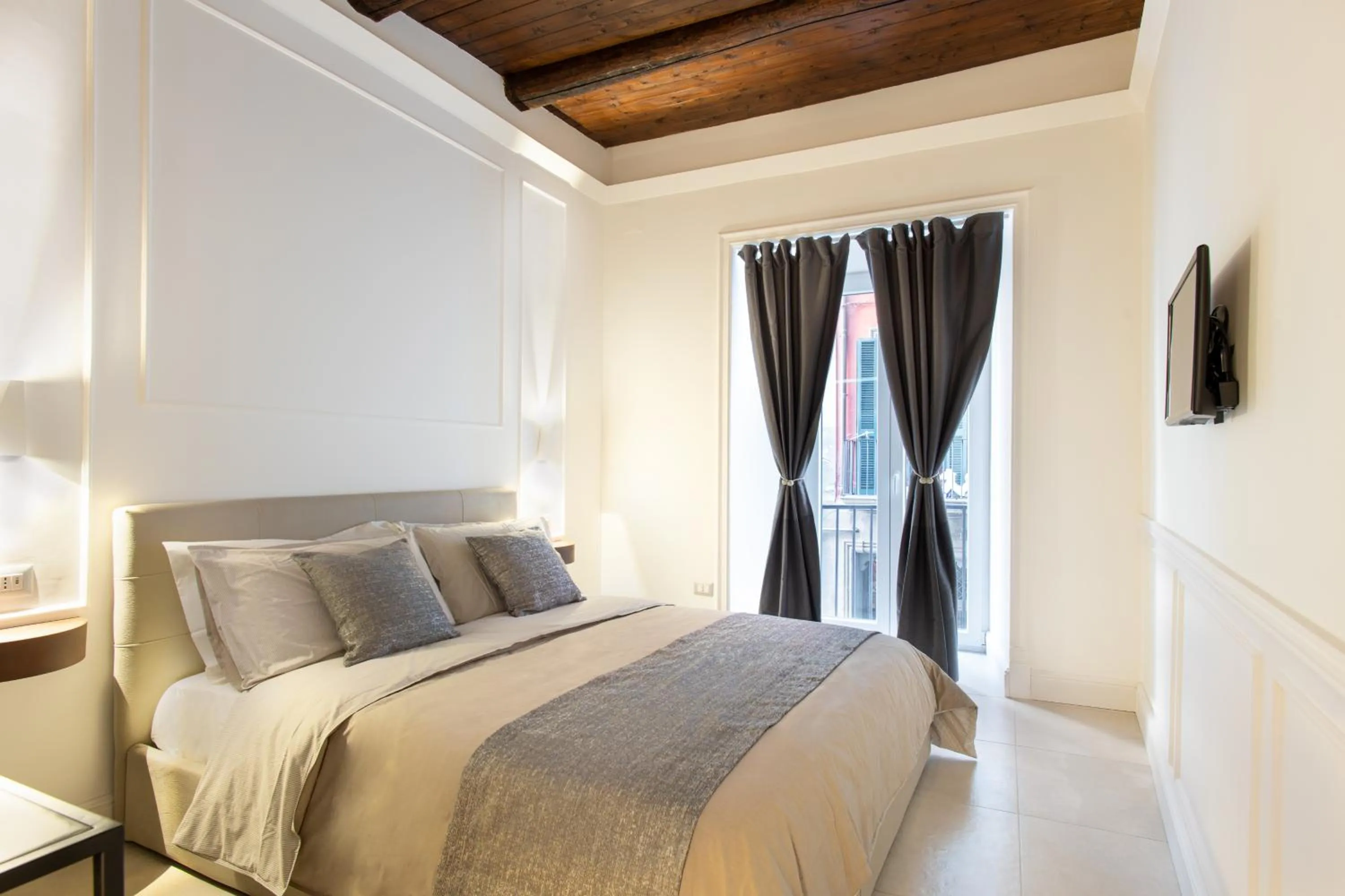 Bed in FAGì Rooms In Naples