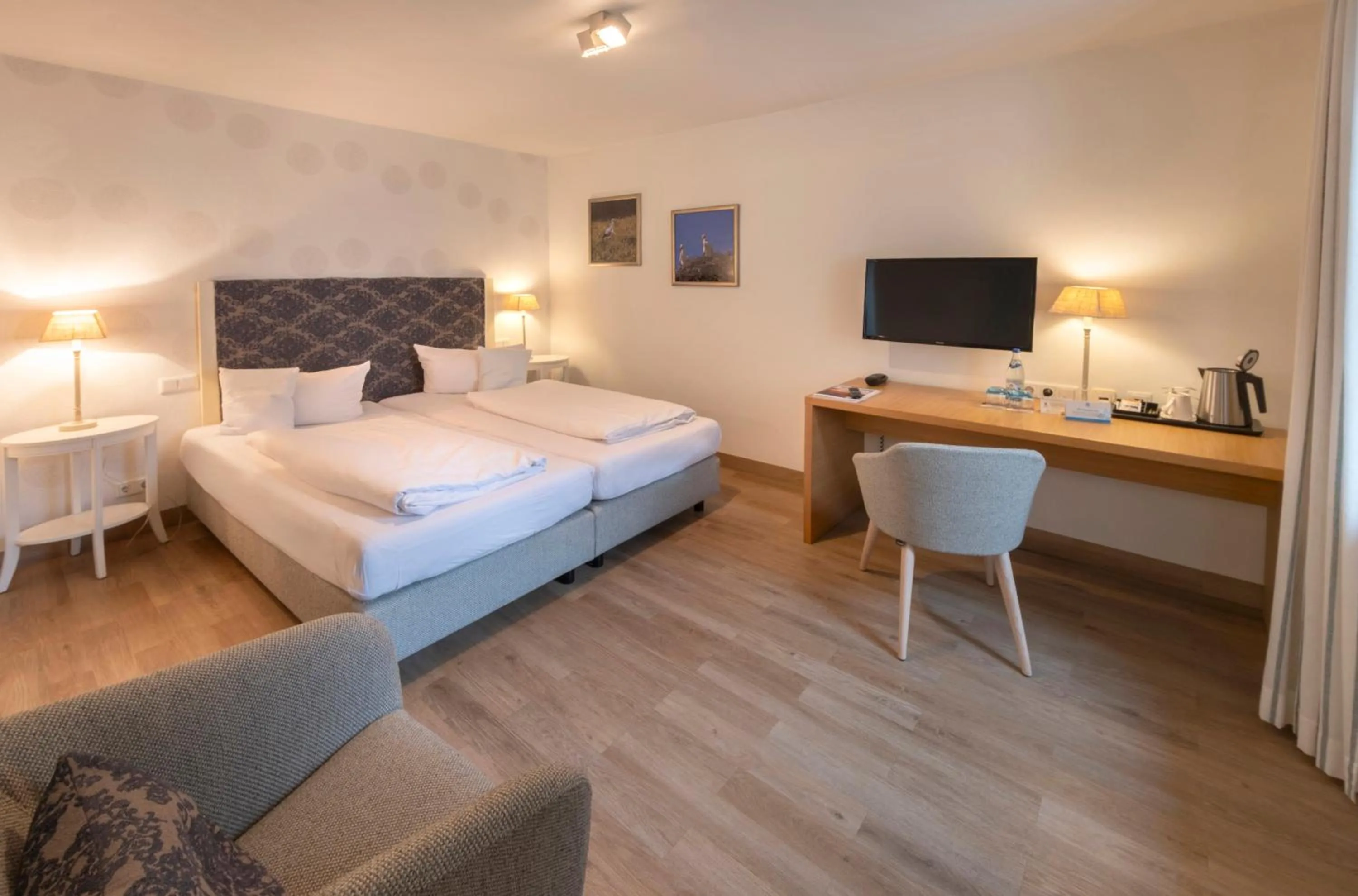 Photo of the whole room, Bed in Flair Hotel zum Storchen