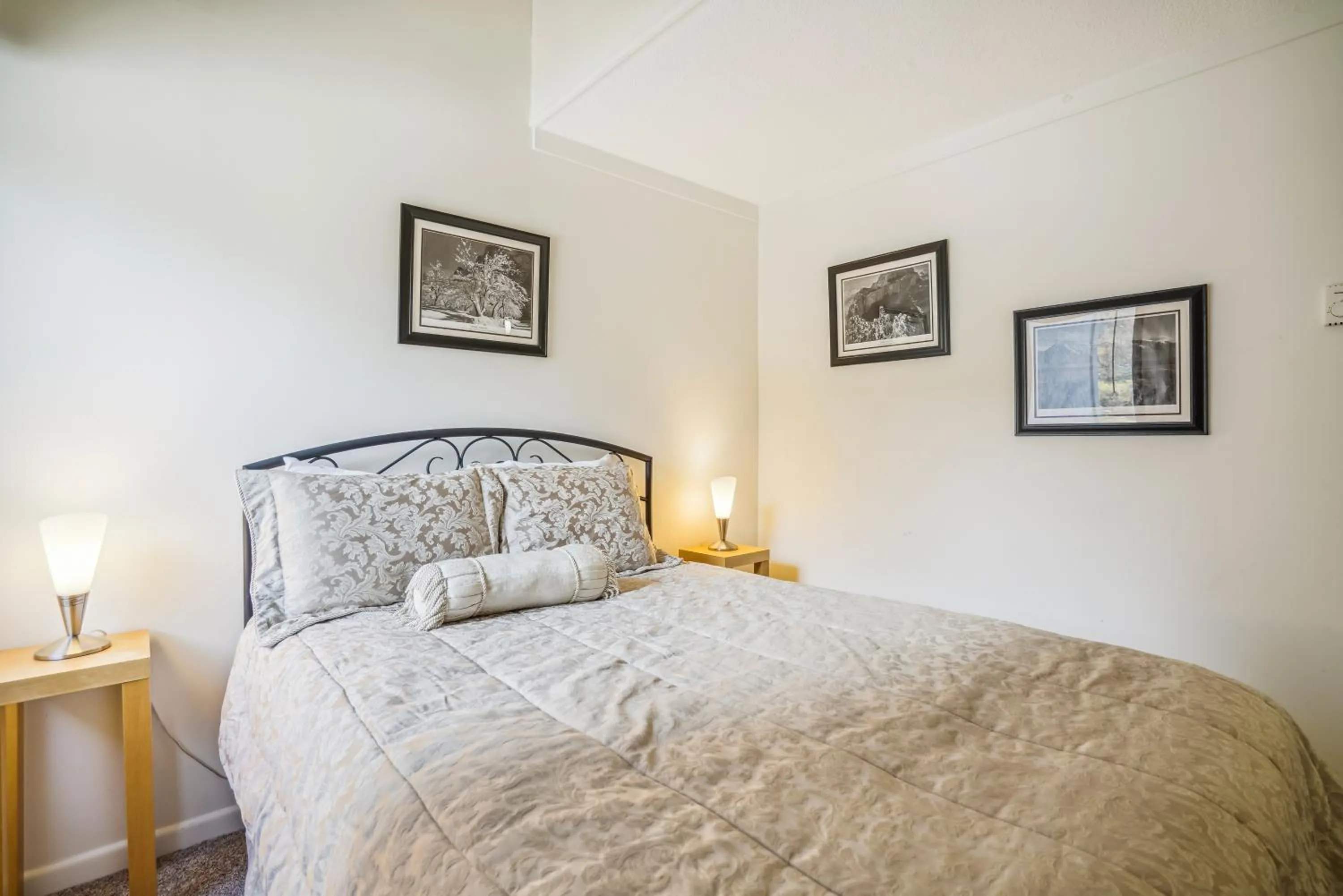 Bed in Three bedroom condo, Ski home Whiffletree E7