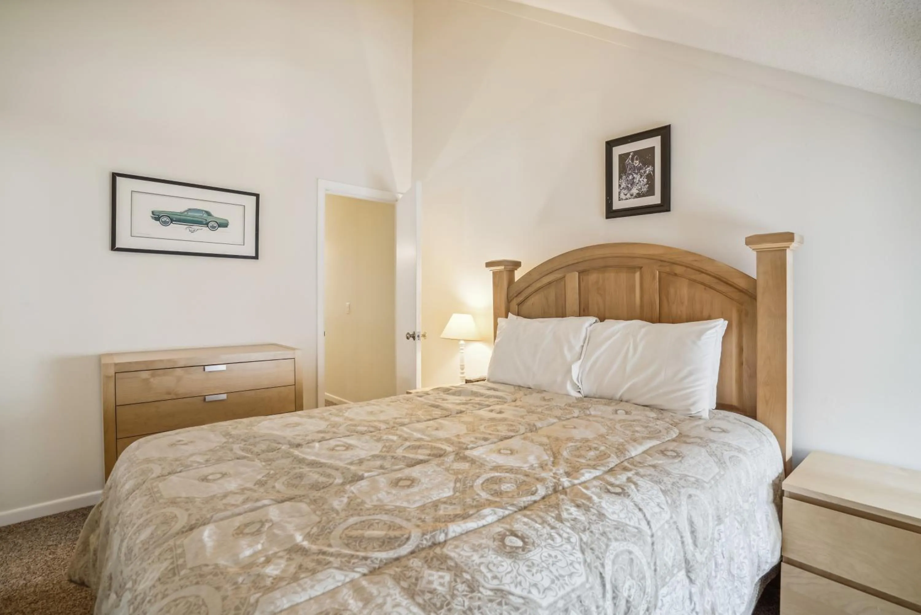 Bed in Three bedroom condo, Ski home Whiffletree E7