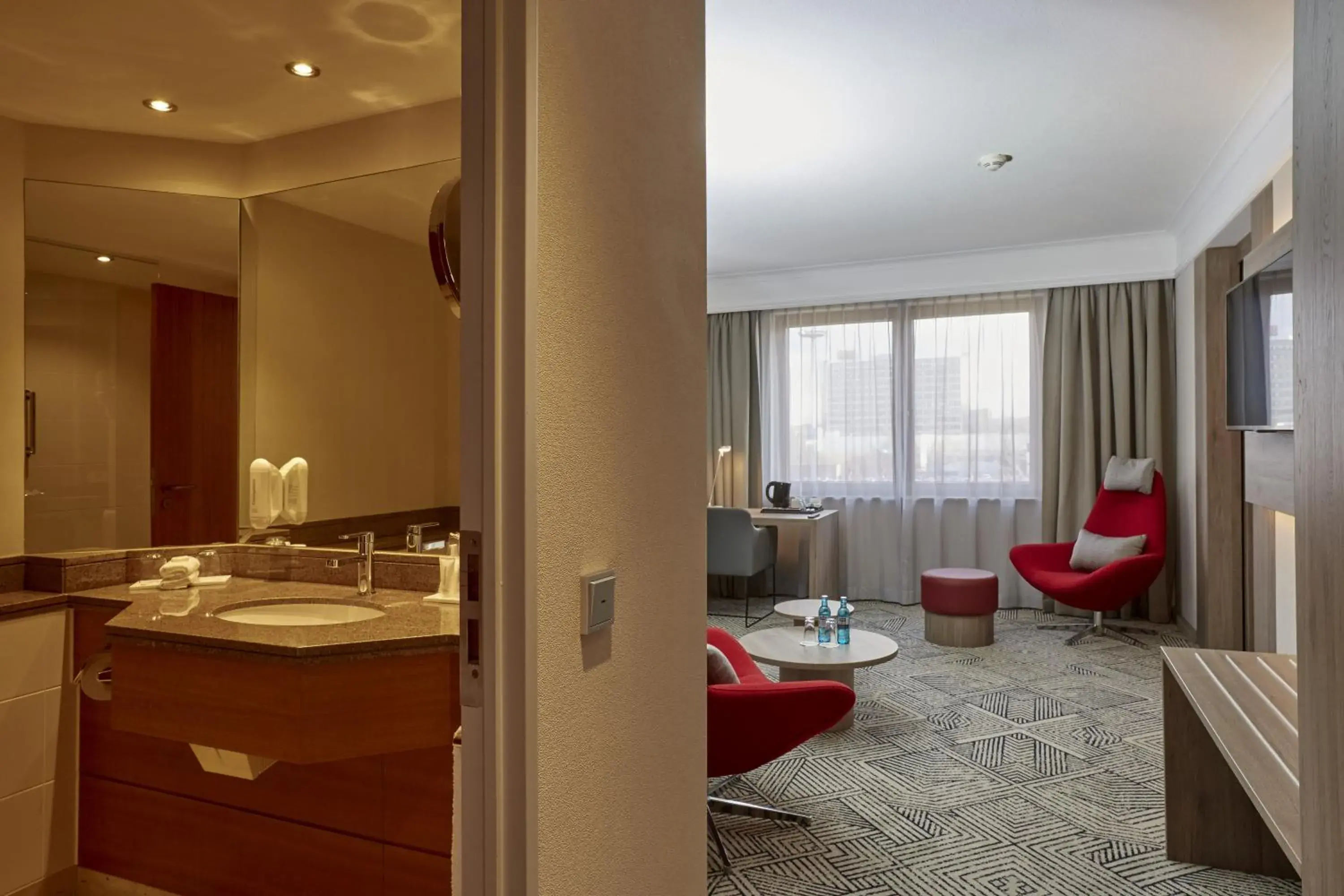 Photo of the whole room in H4 Hotel Hannover Messe, Trademark Collection by Wyndham Photo of the whole room in H4 Hotel Hannover Messe, Trademark Collection by Wyndham