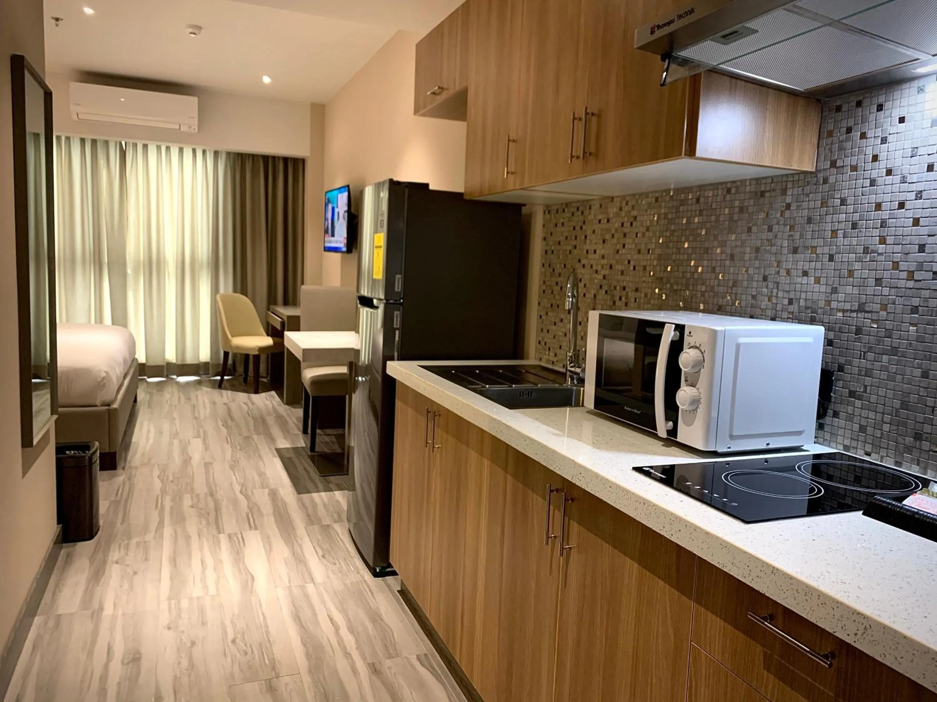 Kitchen or kitchenette in Capitol Hill Hotel and Suites