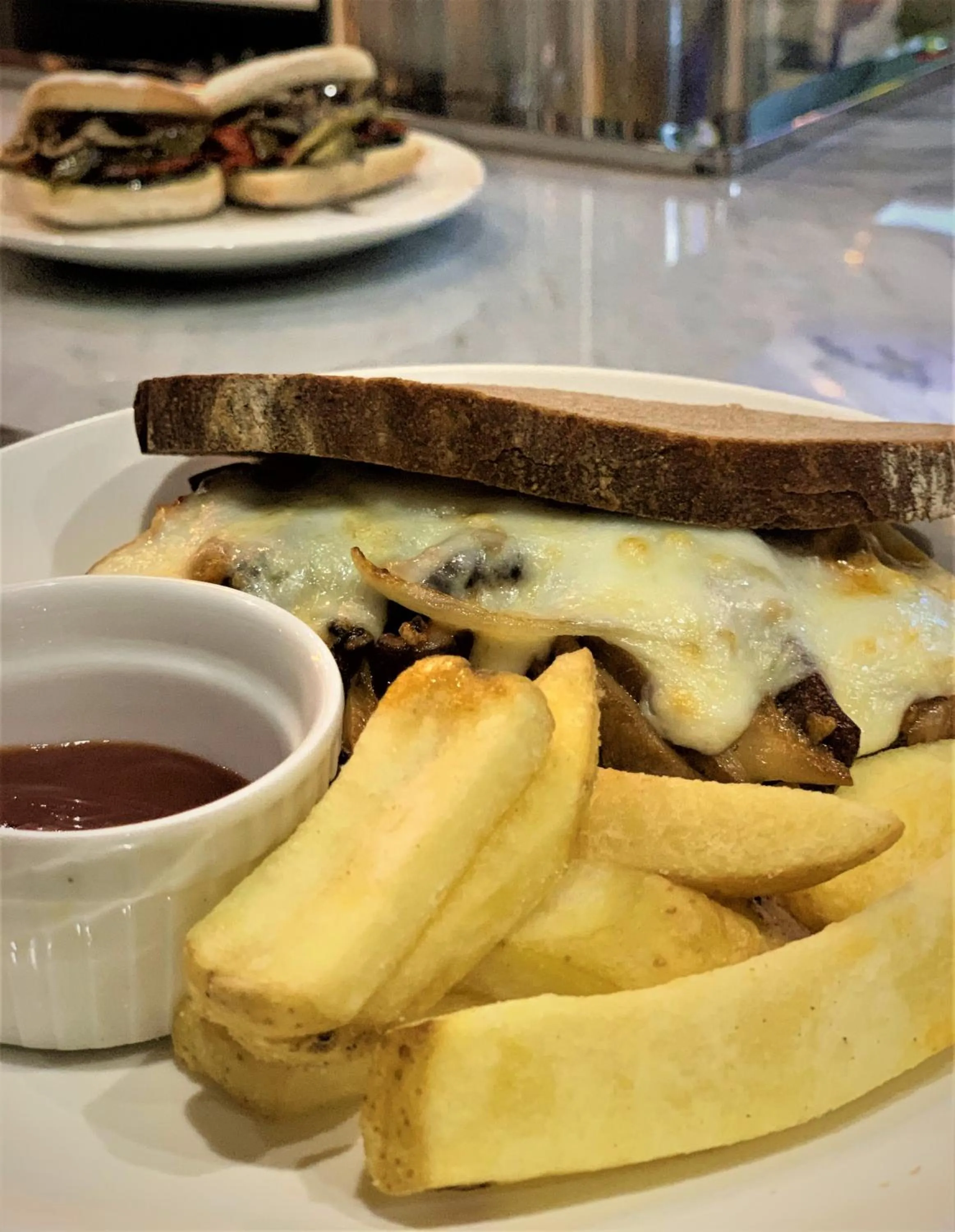 Restaurant/places to eat in Capitol Hill Hotel and Suites