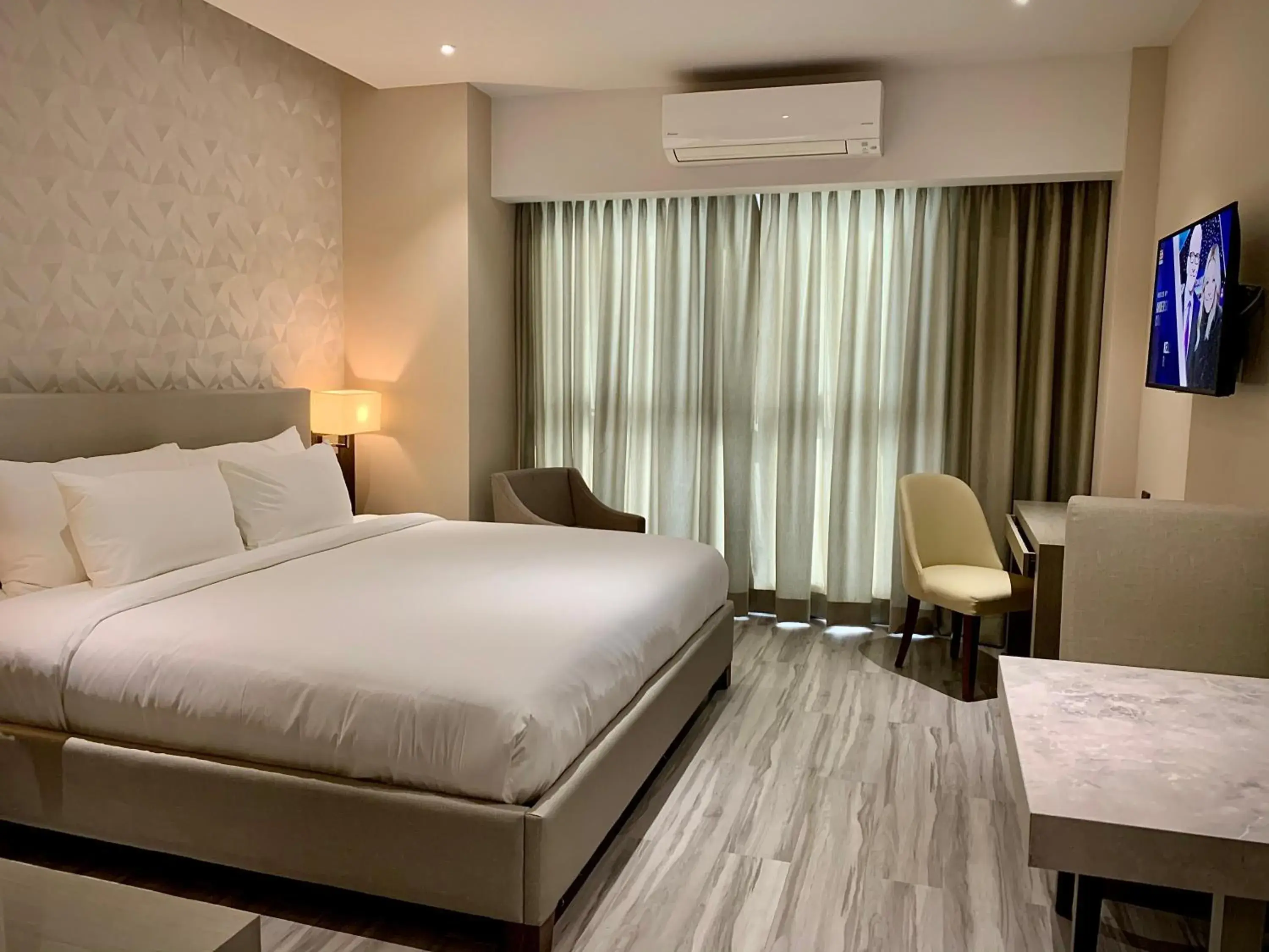 Bedroom, Bed in Capitol Hill Hotel and Suites Bedroom, Bed in Capitol Hill Hotel and Suites