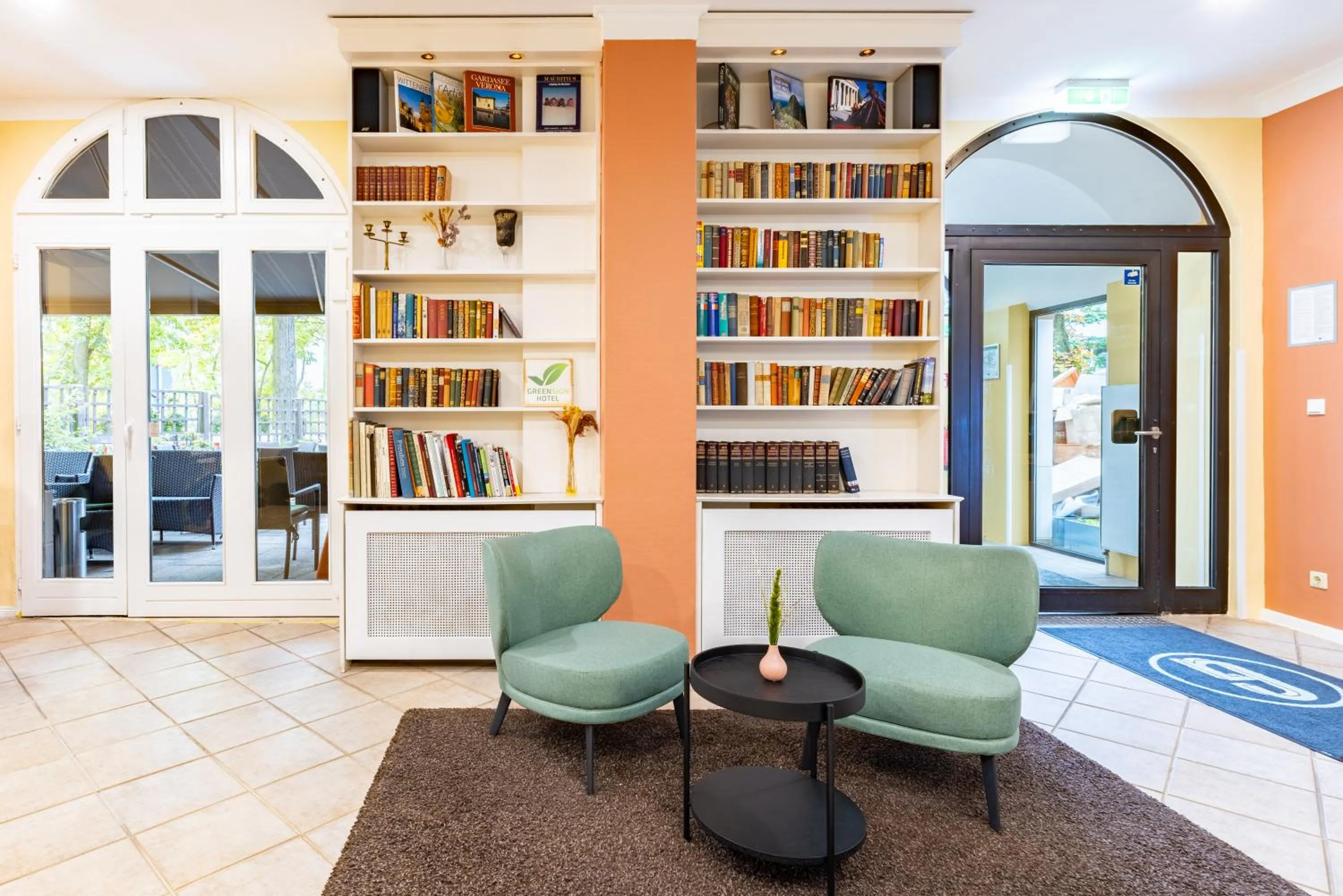 Lobby or reception in Garner Hotel Berlin - Messe by IHG