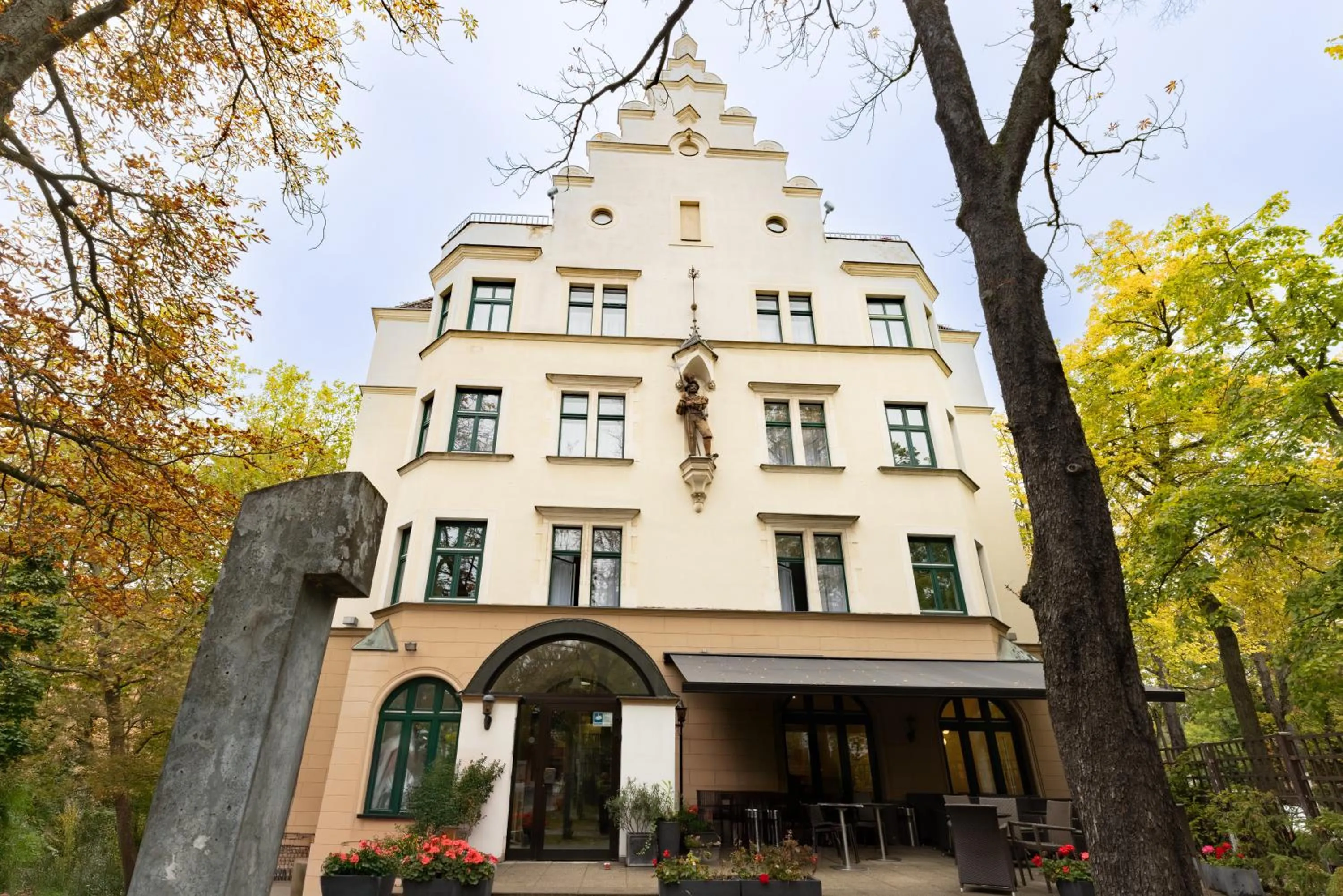 Property building in Garner Hotel Berlin - Messe by IHG