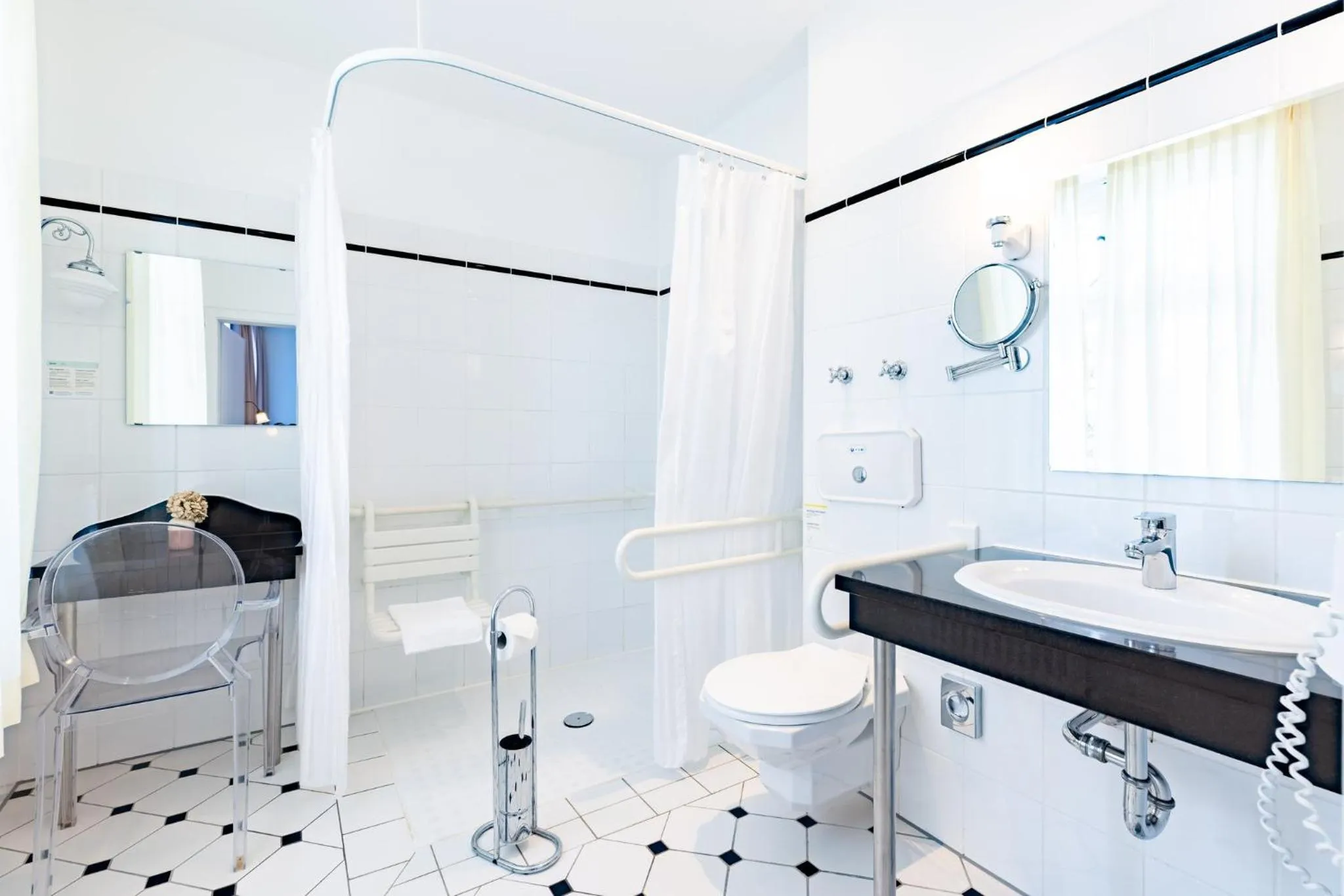 Bathroom in Garner Hotel Berlin - Messe by IHG