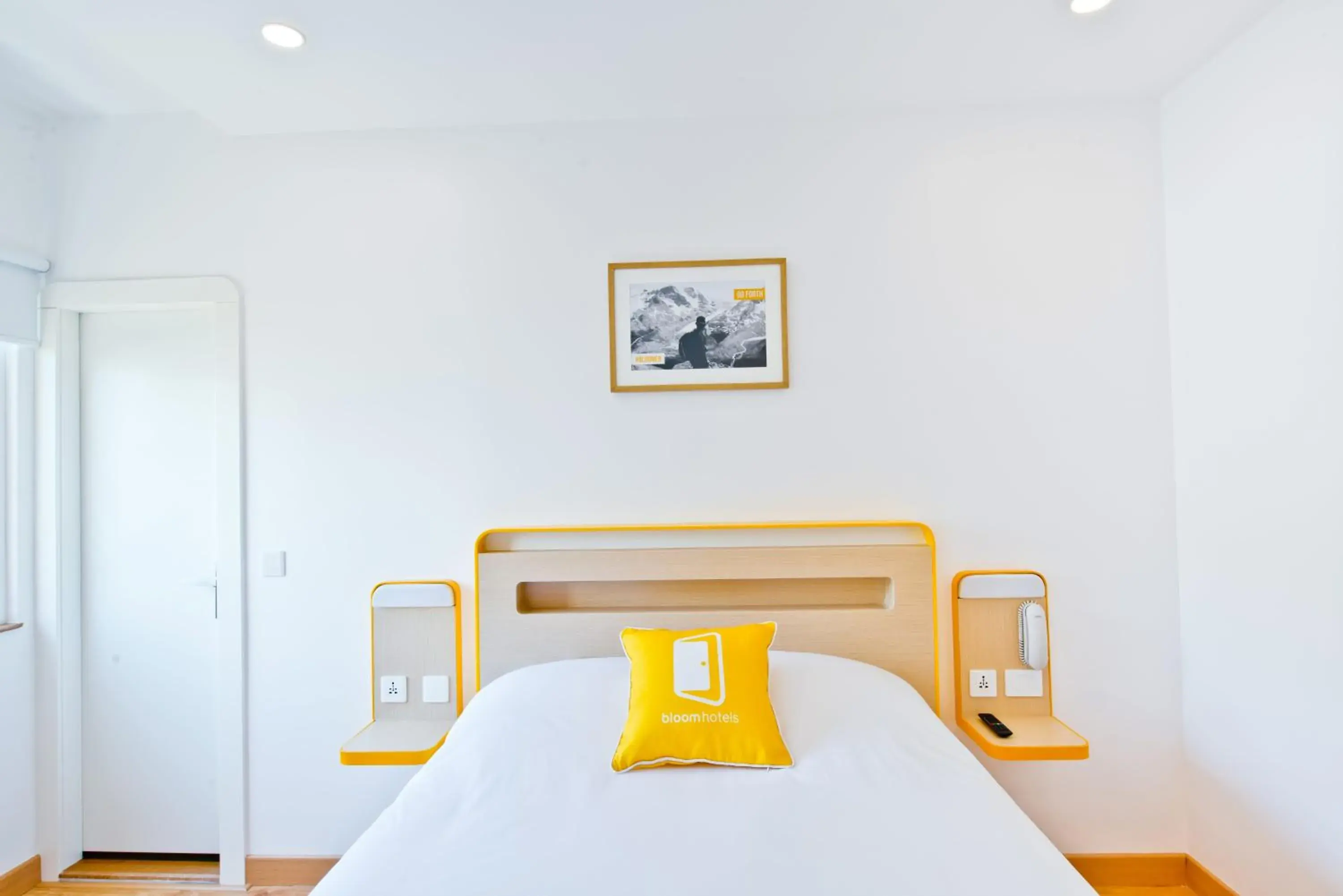 Bedroom, Bed in bloomrooms @ City Centre Bedroom, Bed in bloomrooms @ City Centre