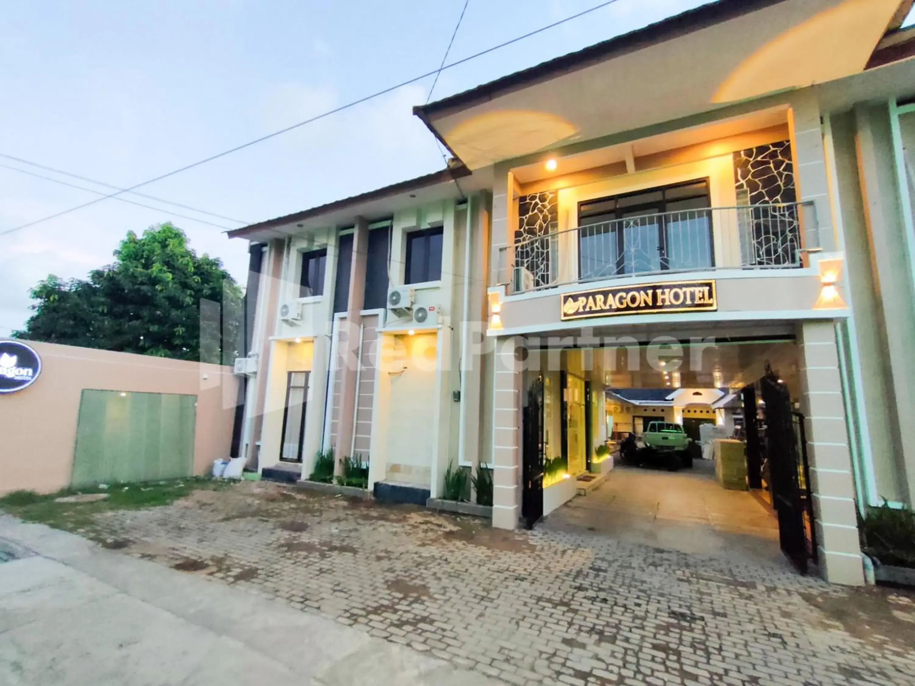 Property building in The Paragon Hotel Cilacap Redpartner Property building in The Paragon Hotel Cilacap Redpartner