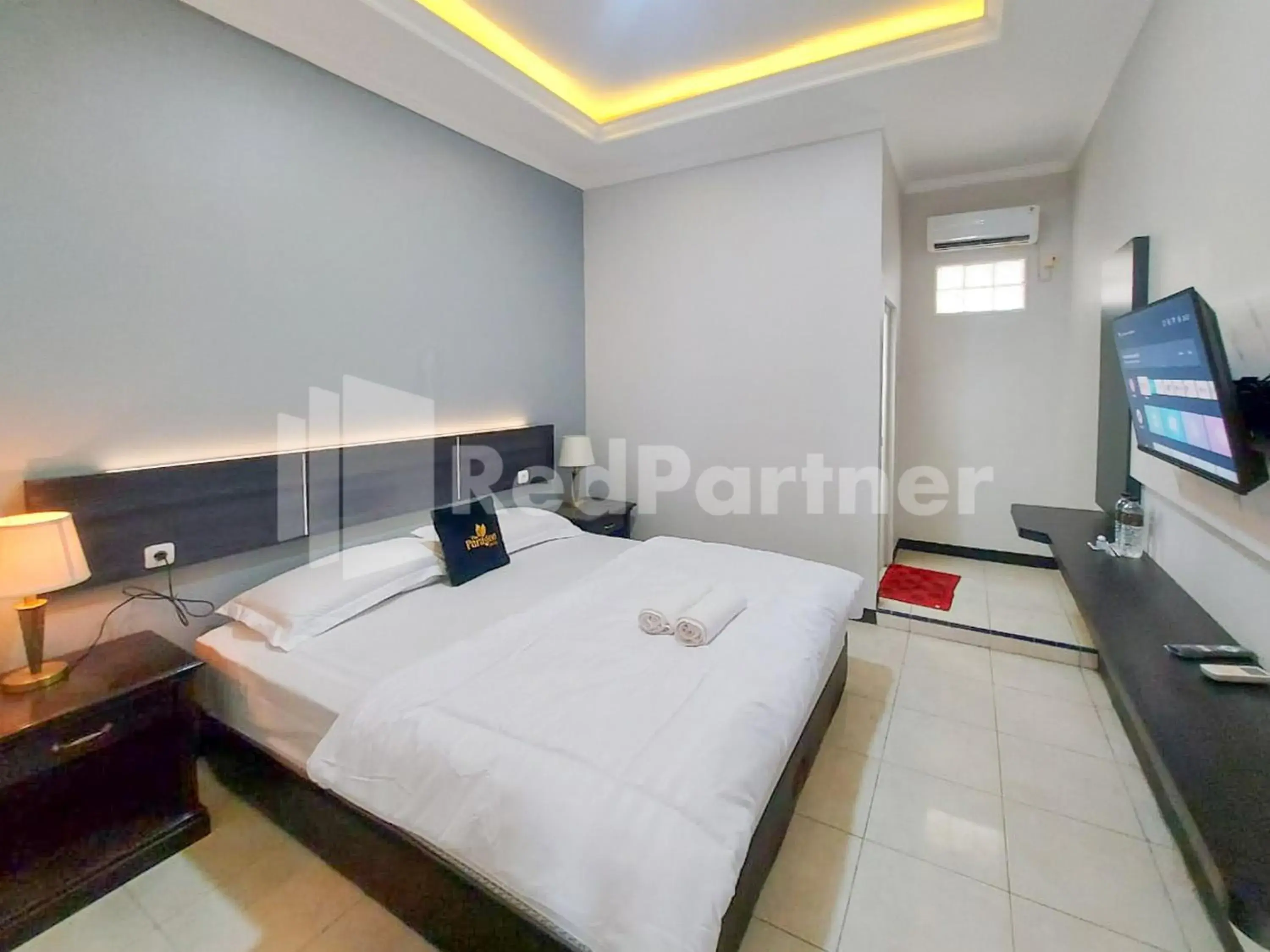 Bed in The Paragon Hotel Cilacap Redpartner Bed in The Paragon Hotel Cilacap Redpartner