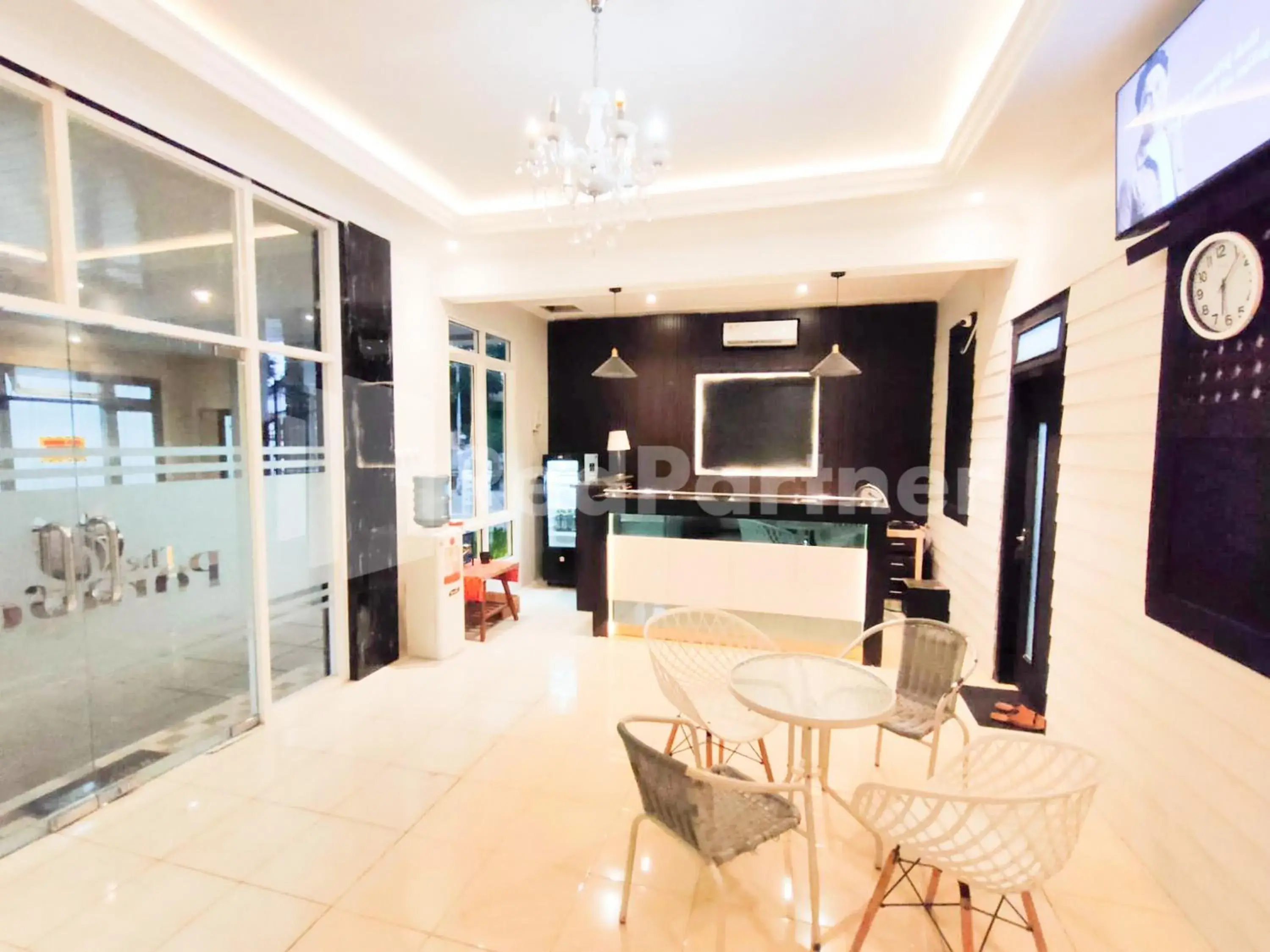 Lobby or reception in The Paragon Hotel Cilacap Redpartner Lobby or reception in The Paragon Hotel Cilacap Redpartner