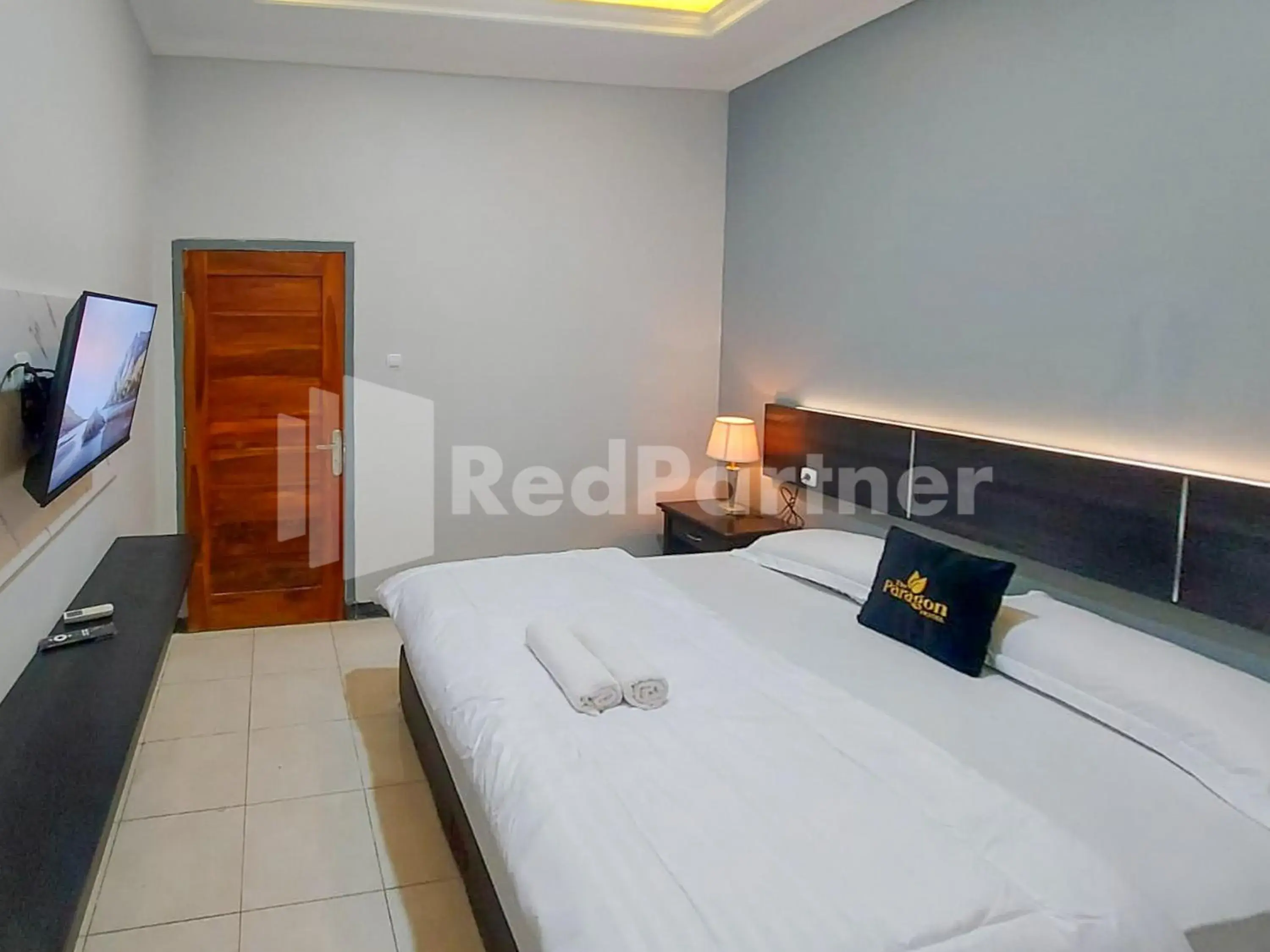 Bed in The Paragon Hotel Cilacap Redpartner Bed in The Paragon Hotel Cilacap Redpartner