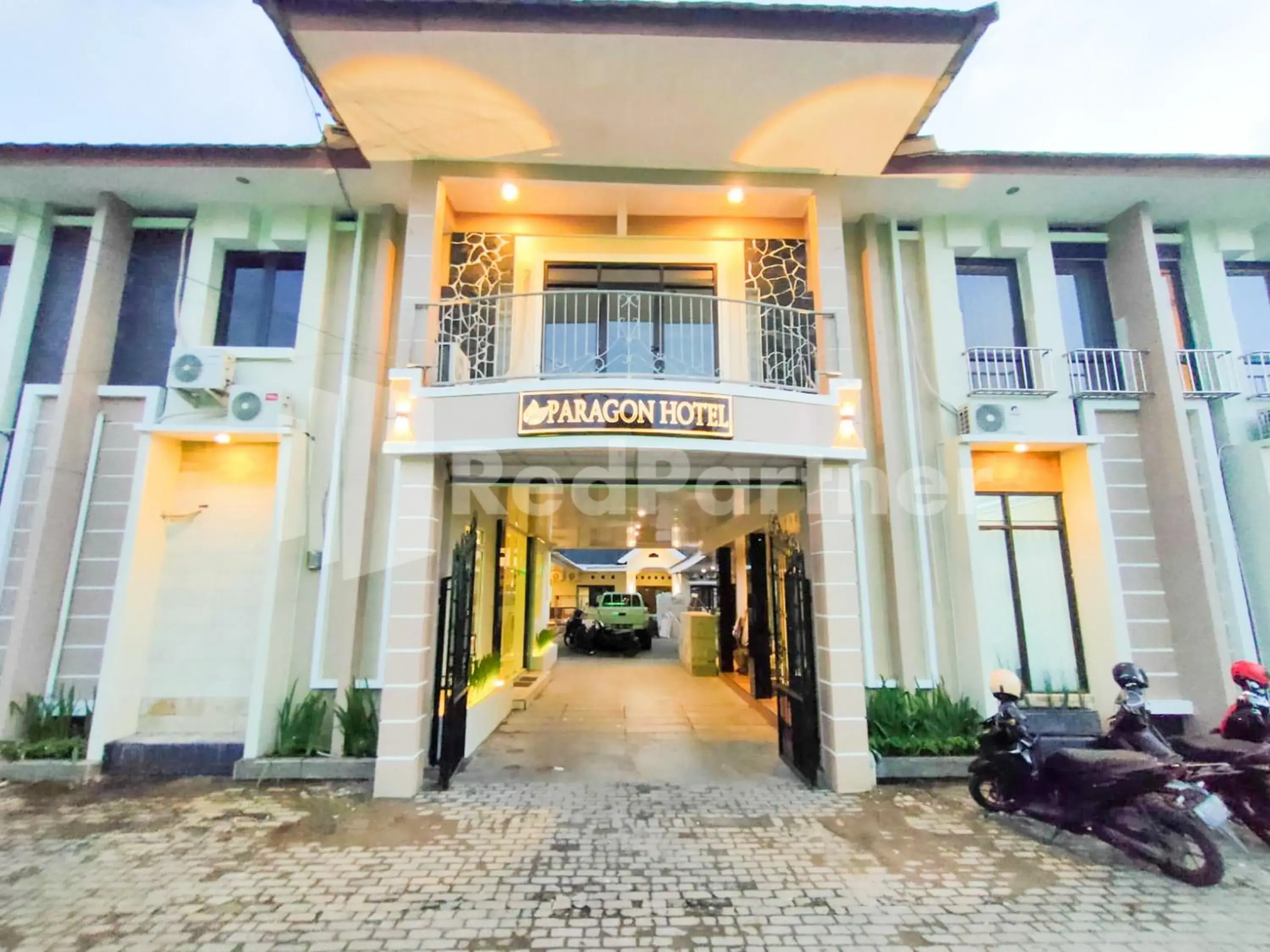 Property building in The Paragon Hotel Cilacap Redpartner Property building in The Paragon Hotel Cilacap Redpartner