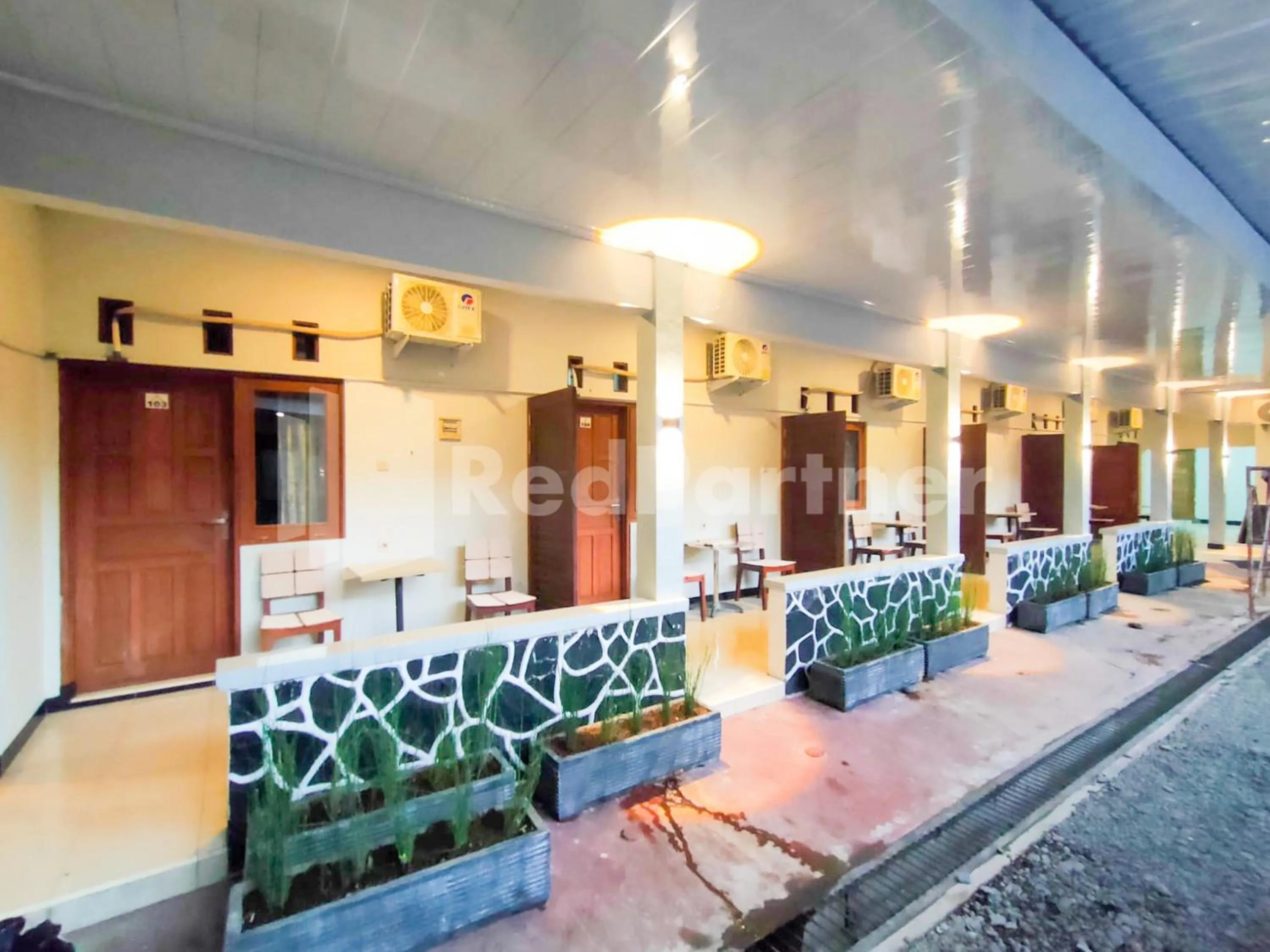 Property building in SPOT ON 2815 Hotel Damai