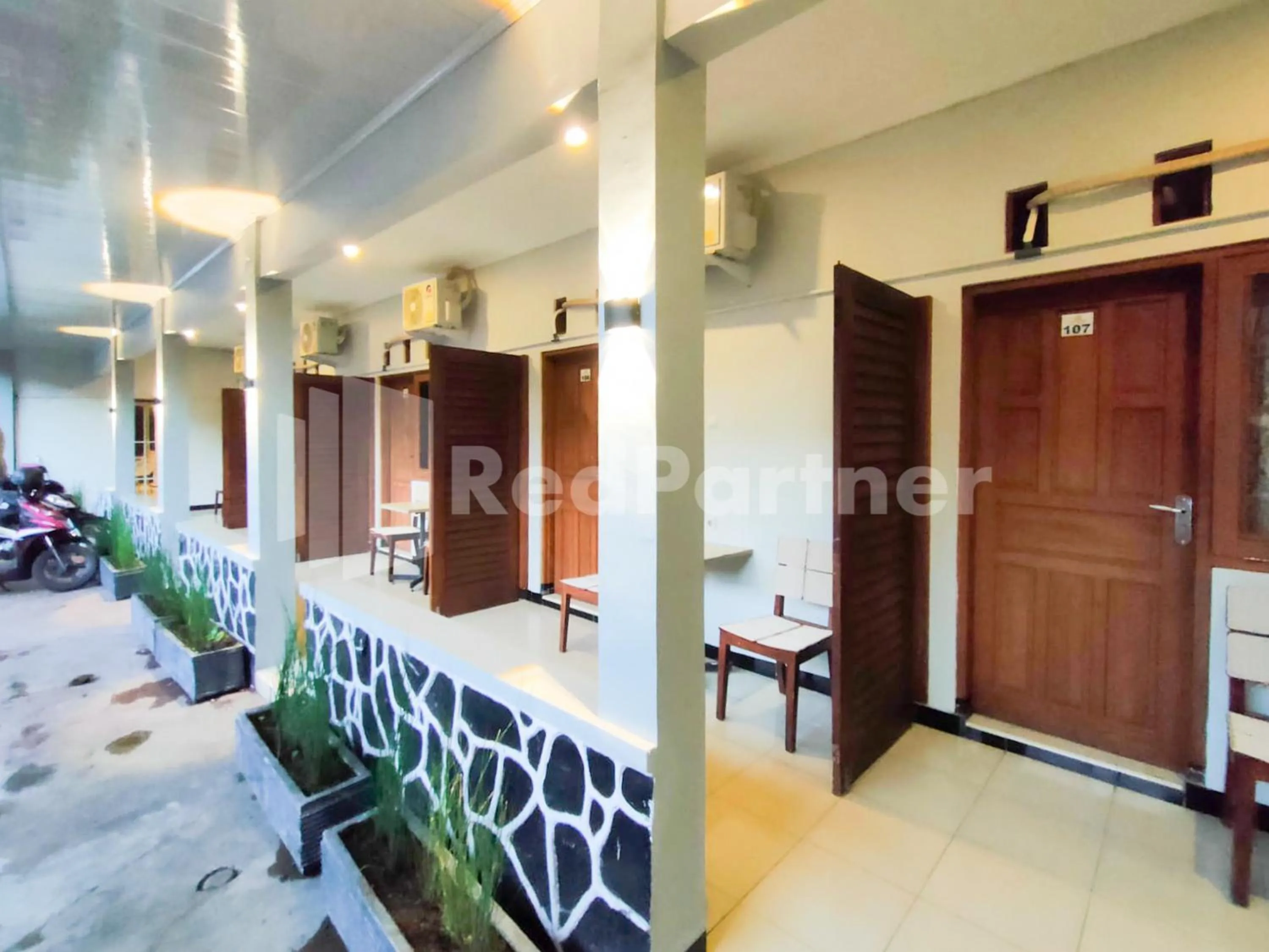 Property building in SPOT ON 2815 Hotel Damai