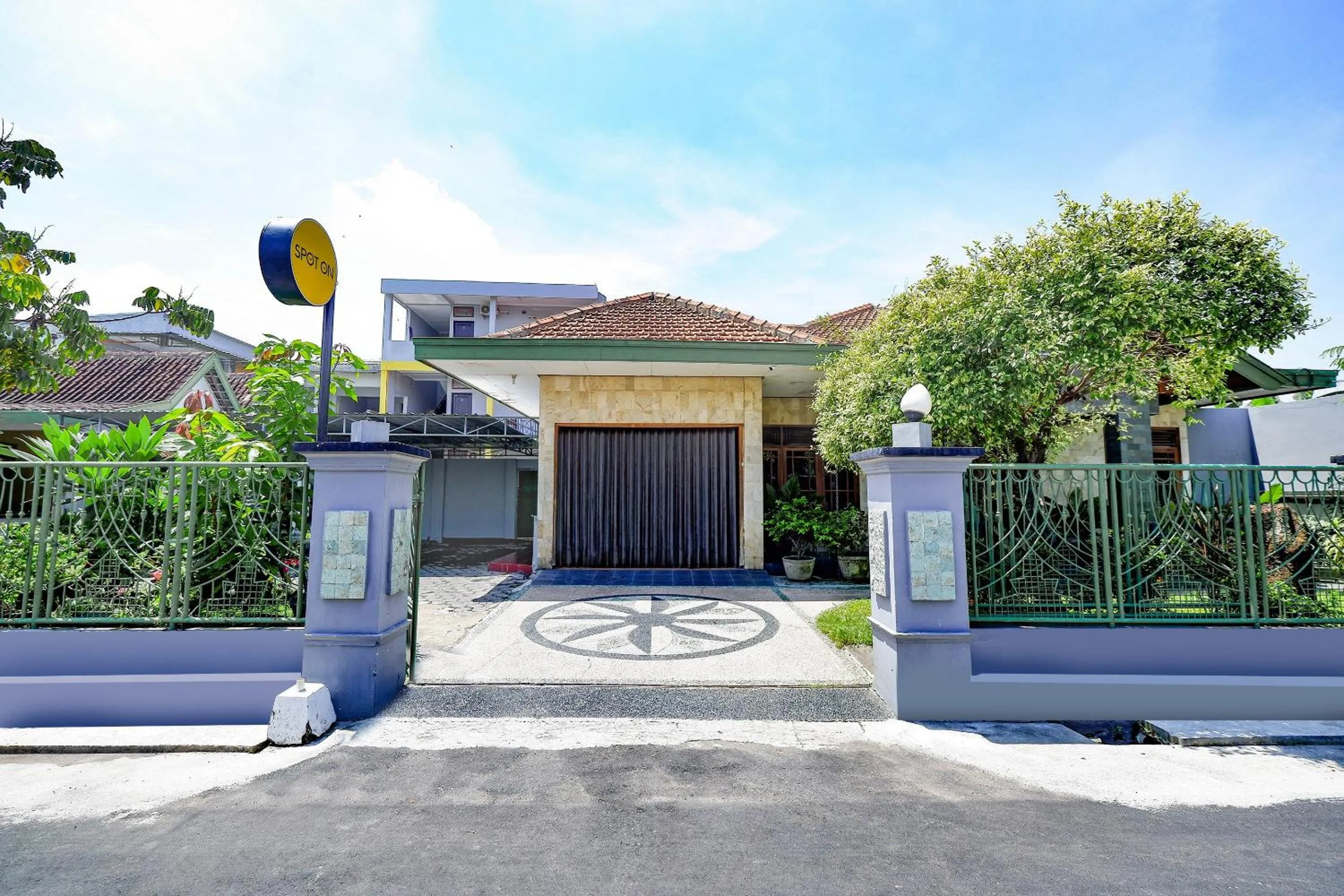 Facade/entrance in Hotel O Griya Kawula Syariah