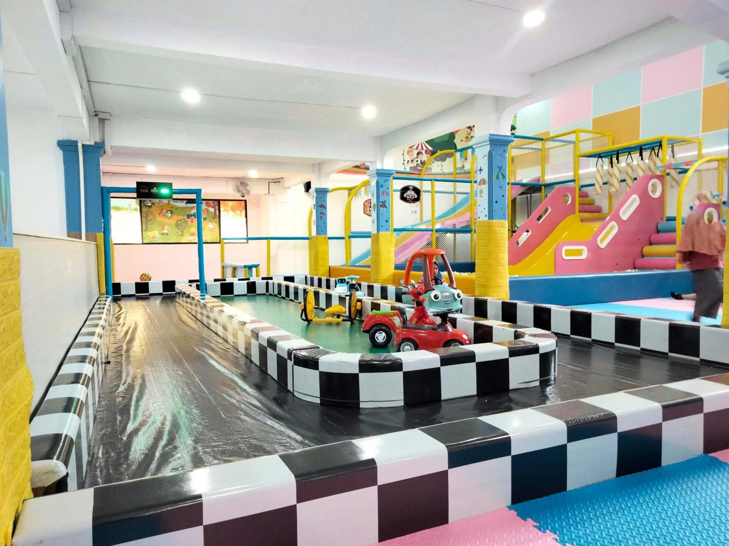 Children play ground in Sartika Hotel Mitra RedDoorz Pati