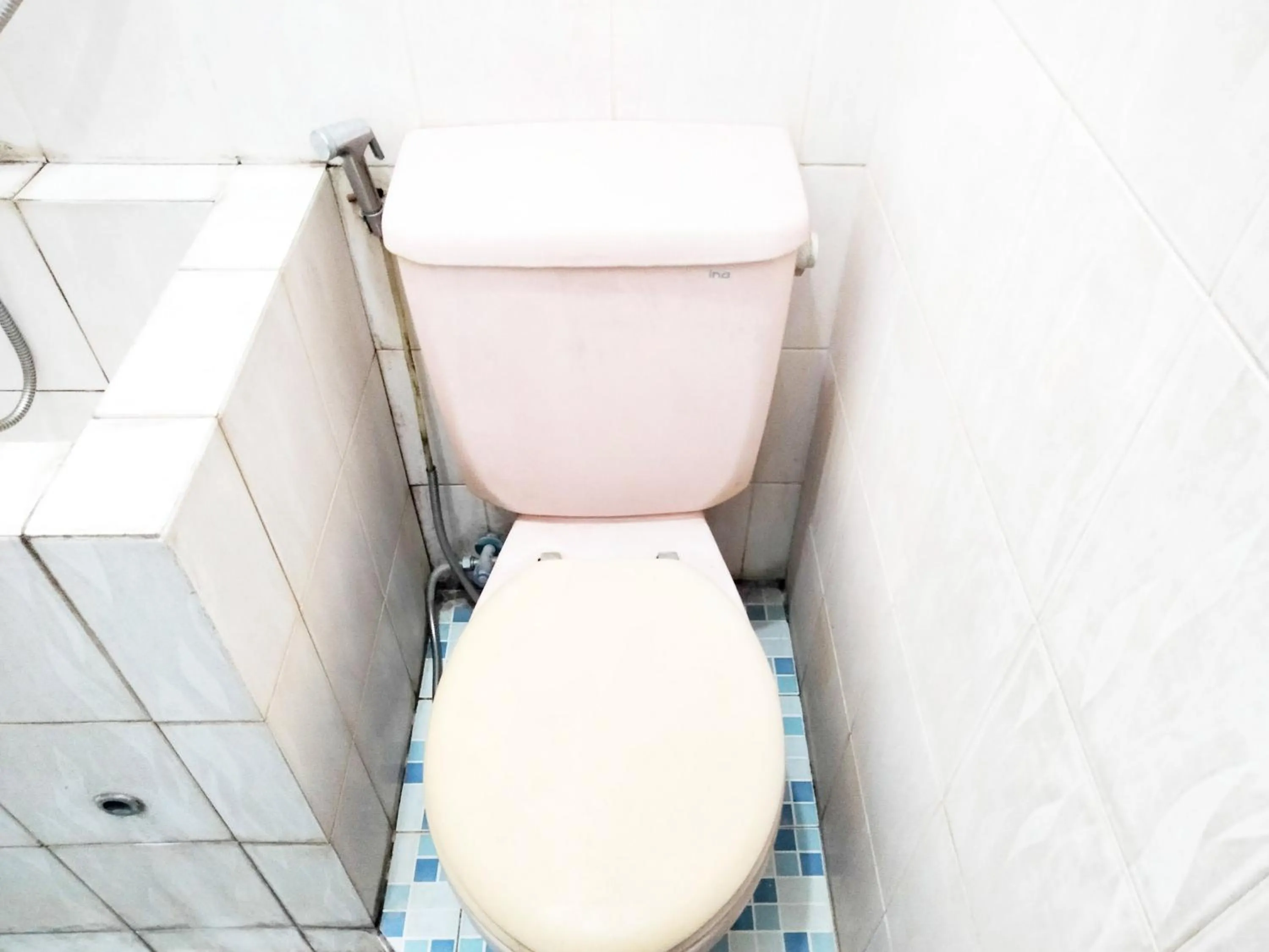 Bathroom in Sartika Hotel Mitra RedDoorz Pati