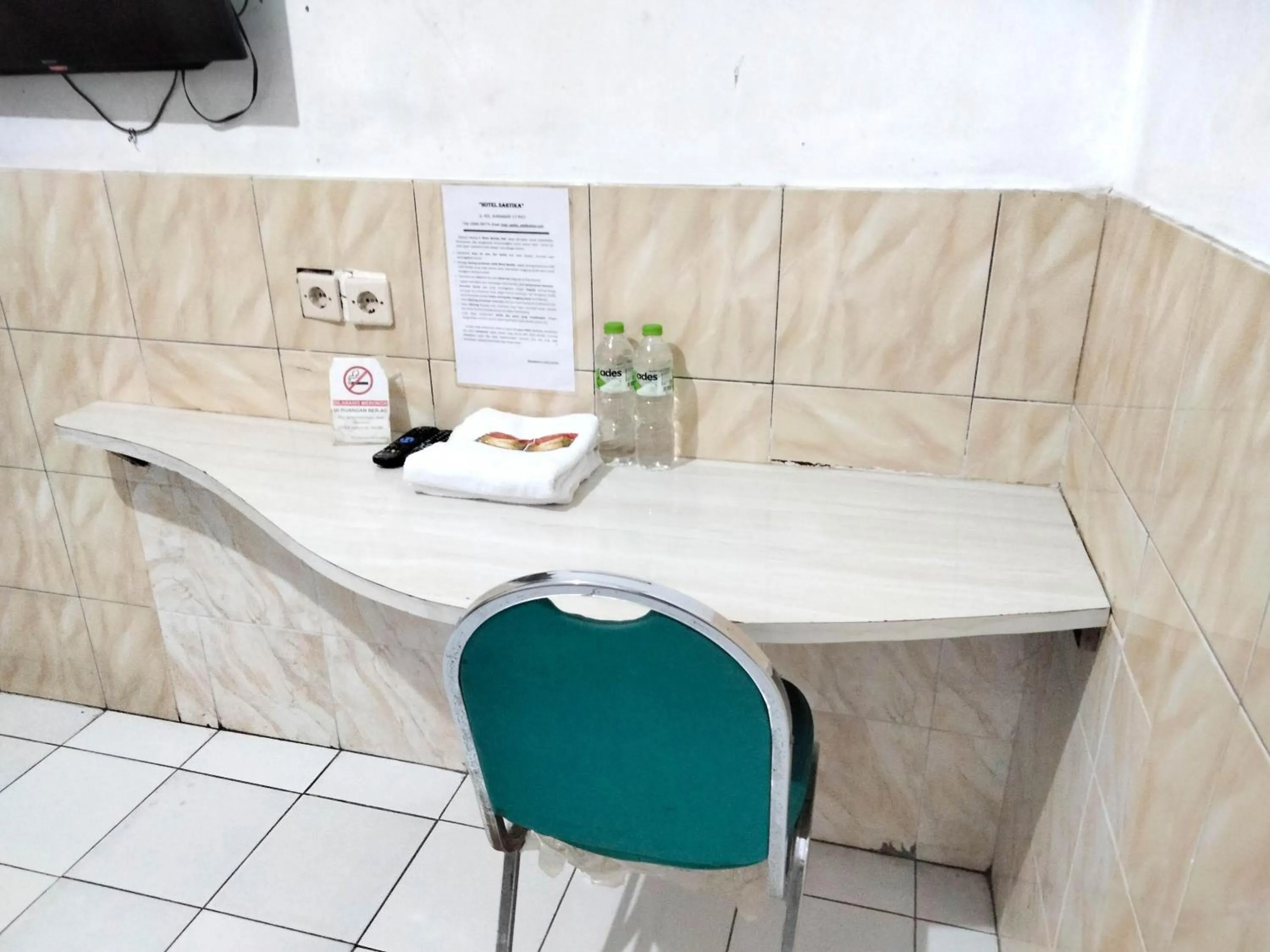 Bedroom in Sartika Hotel Mitra RedDoorz Pati