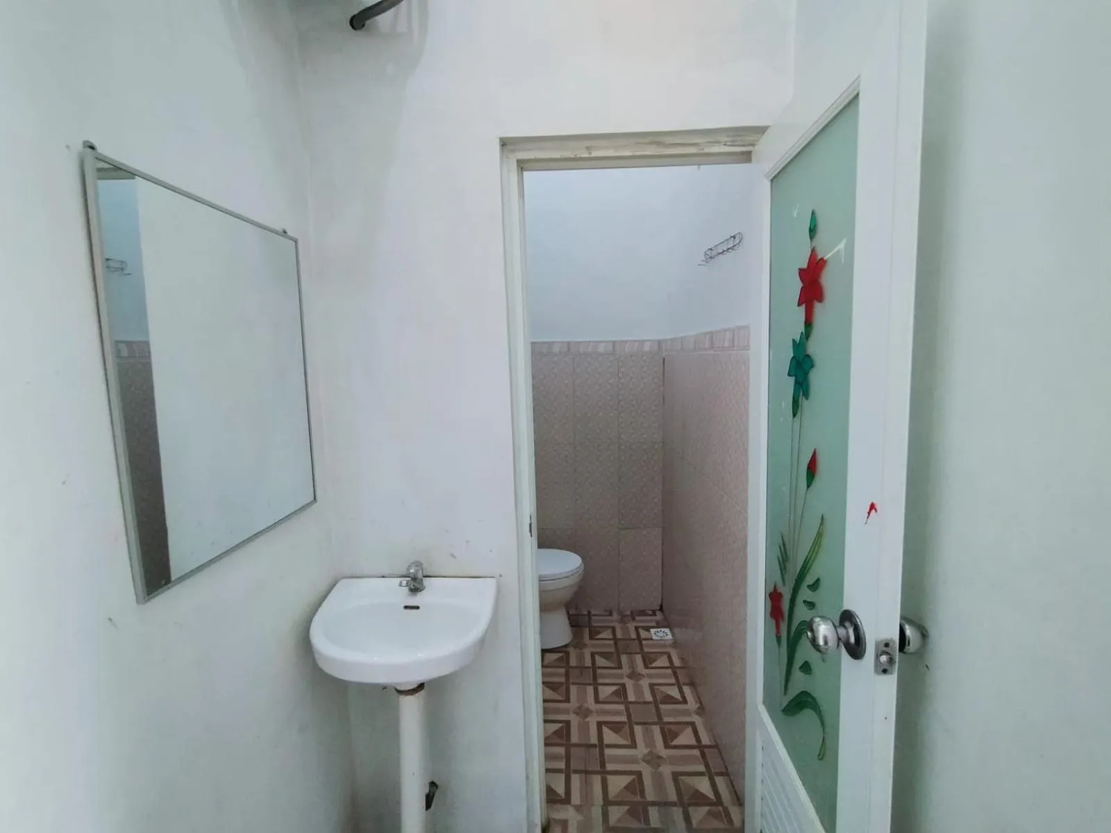 Bathroom in Hotel O Griya Annisa