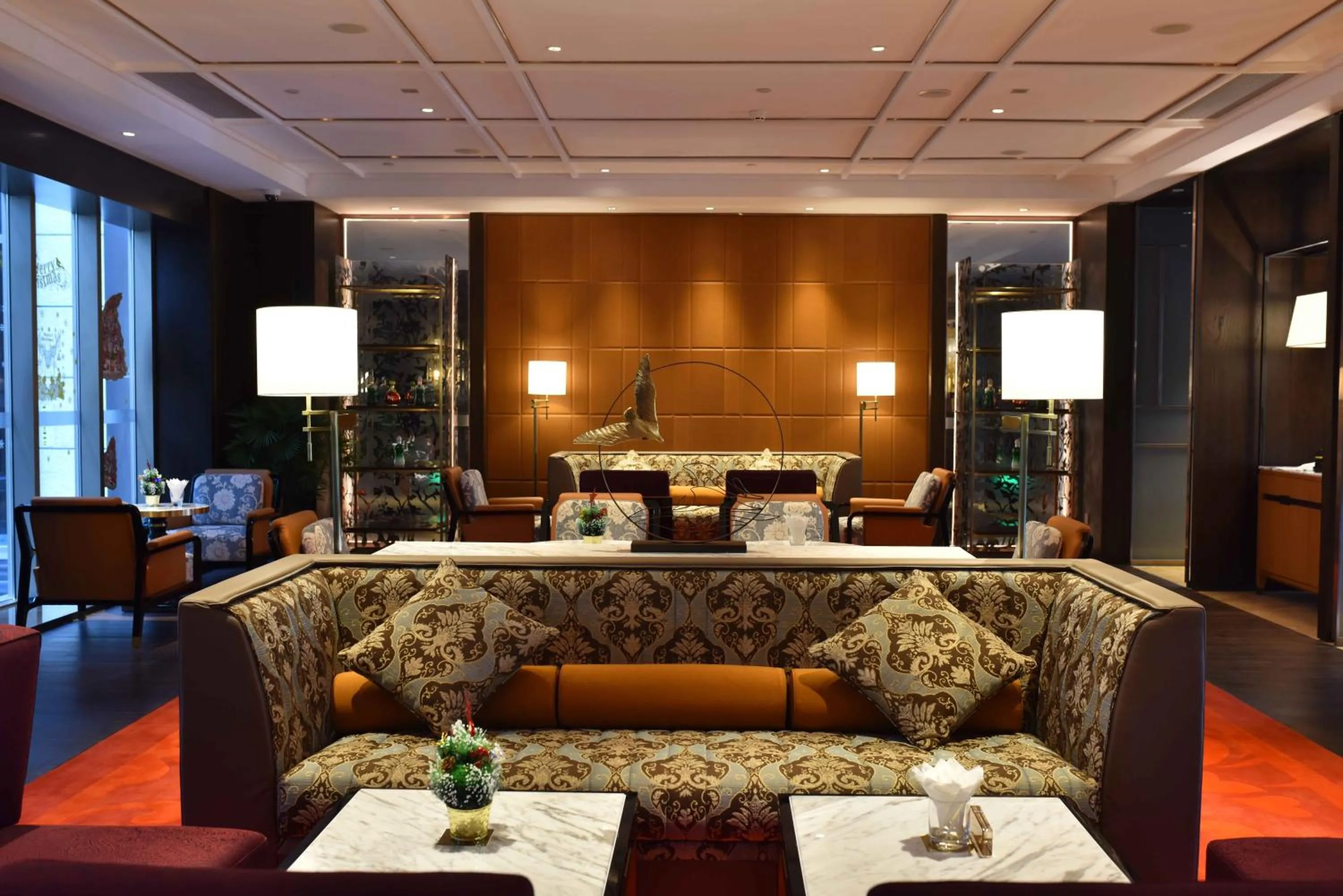 Lounge or bar in Vignette Collection Haikou Yatter Hotel by IHG