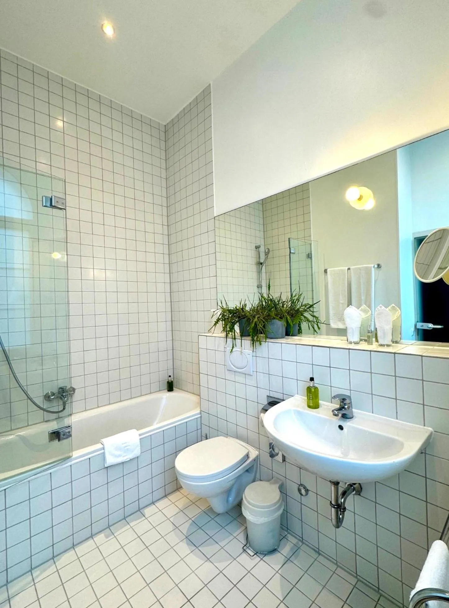 Bathroom in The New Yorker Hotel Köln-Messe