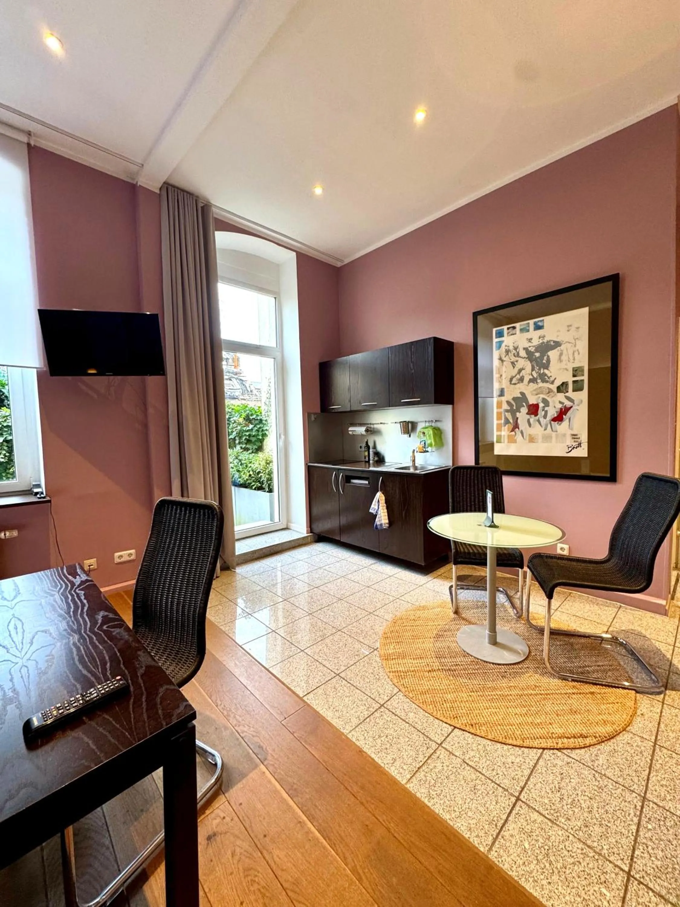 Photo of the whole room in The New Yorker Hotel Köln-Messe