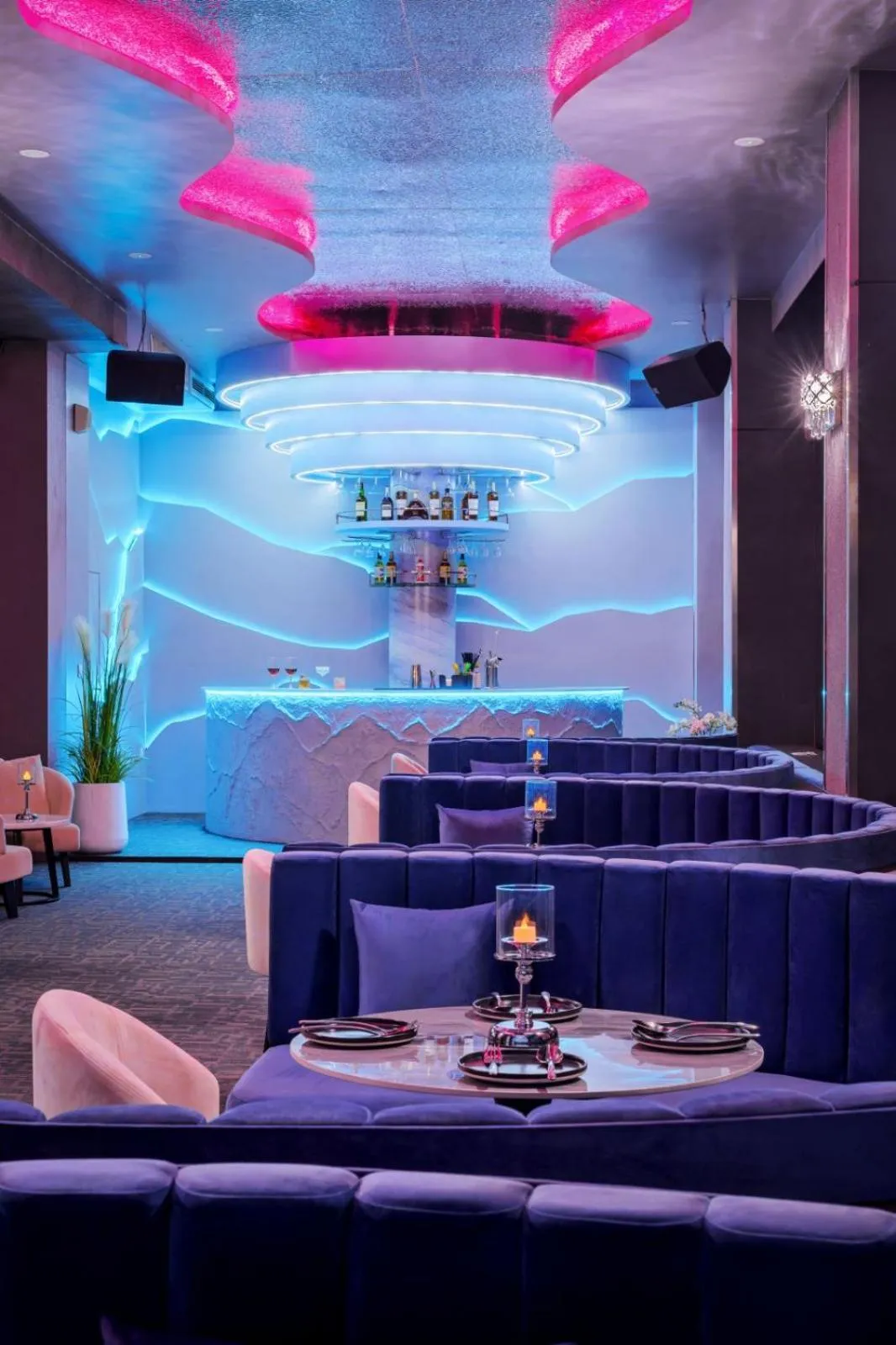 Lounge or bar in Yangon Thanlwin Hotel