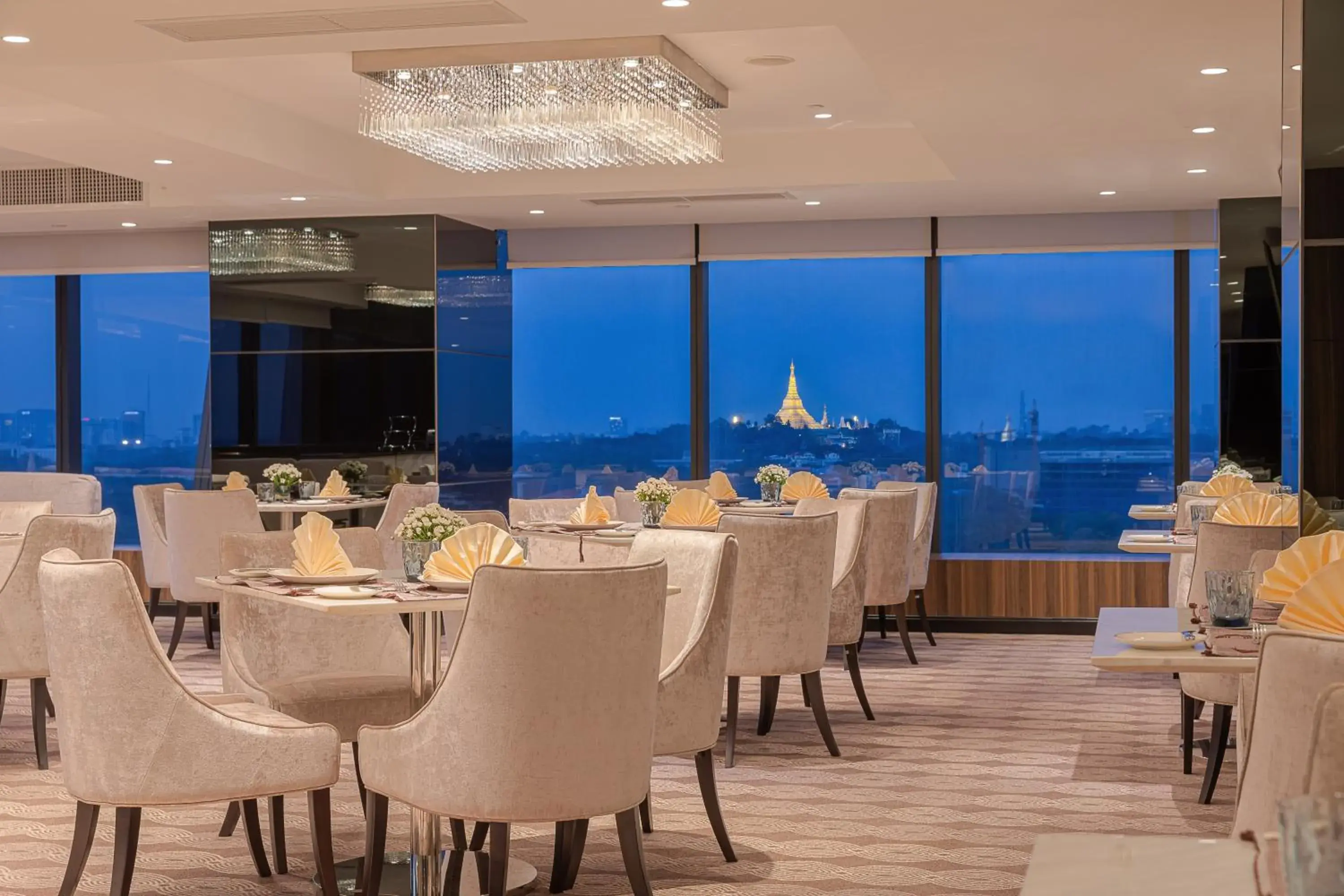 Breakfast in Yangon Thanlwin Hotel Breakfast in Yangon Thanlwin Hotel