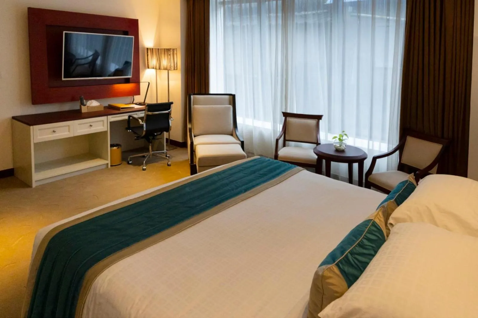 Bedroom, Bed in Yangon Thanlwin Hotel