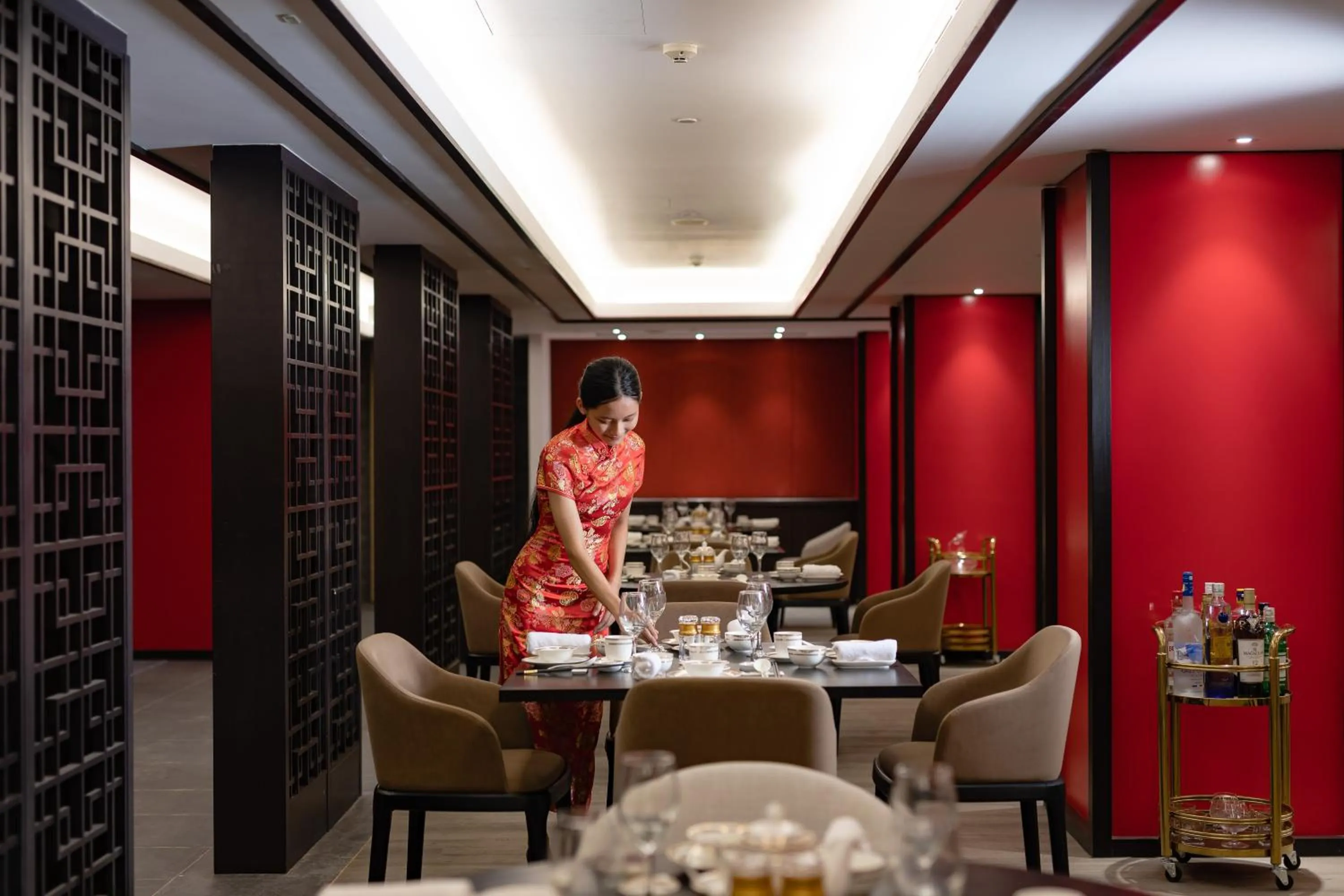 Restaurant/places to eat in Yangon Thanlwin Hotel