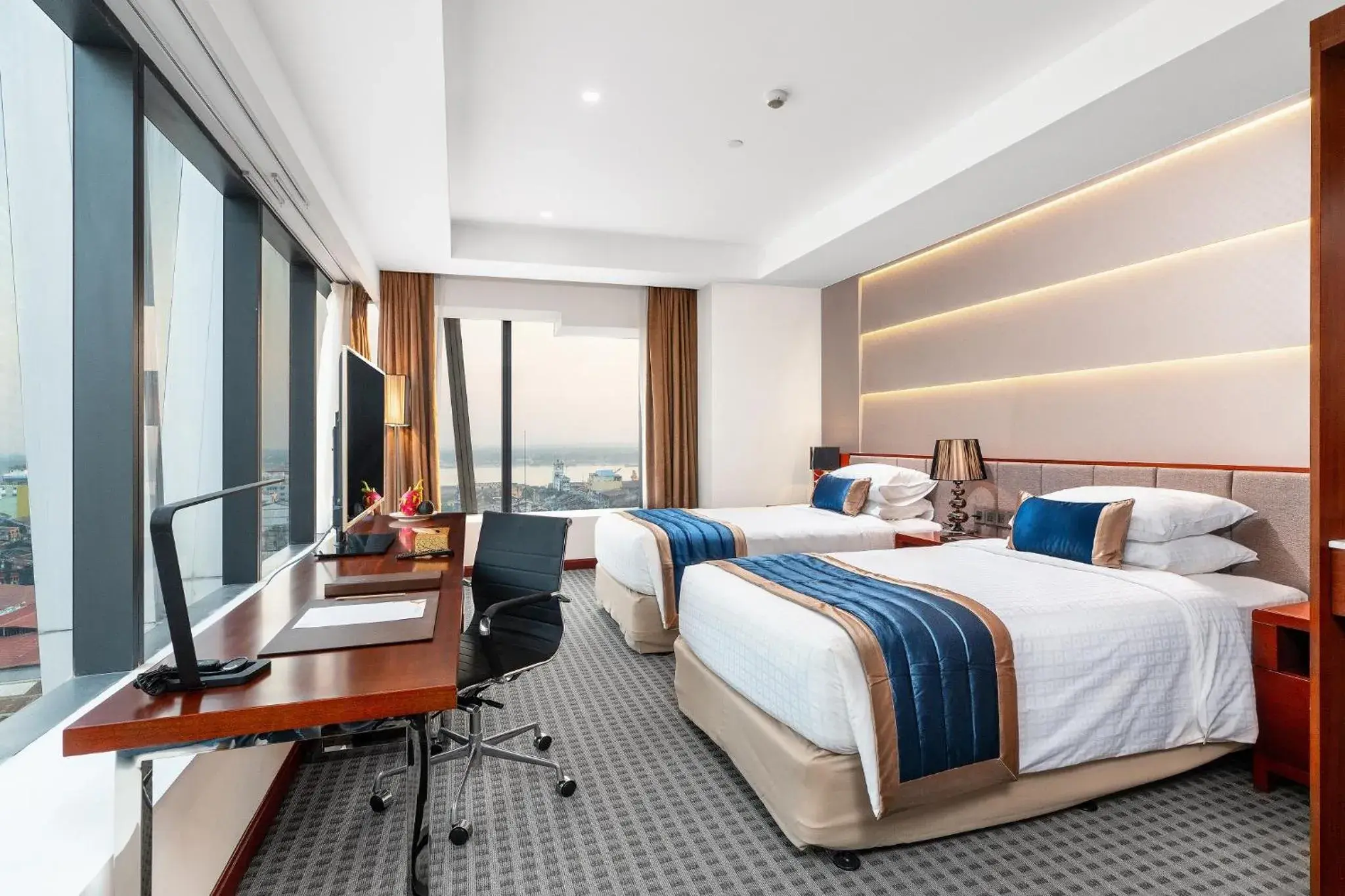 Photo of the whole room, Bed in Yangon Thanlwin Hotel Photo of the whole room, Bed in Yangon Thanlwin Hotel