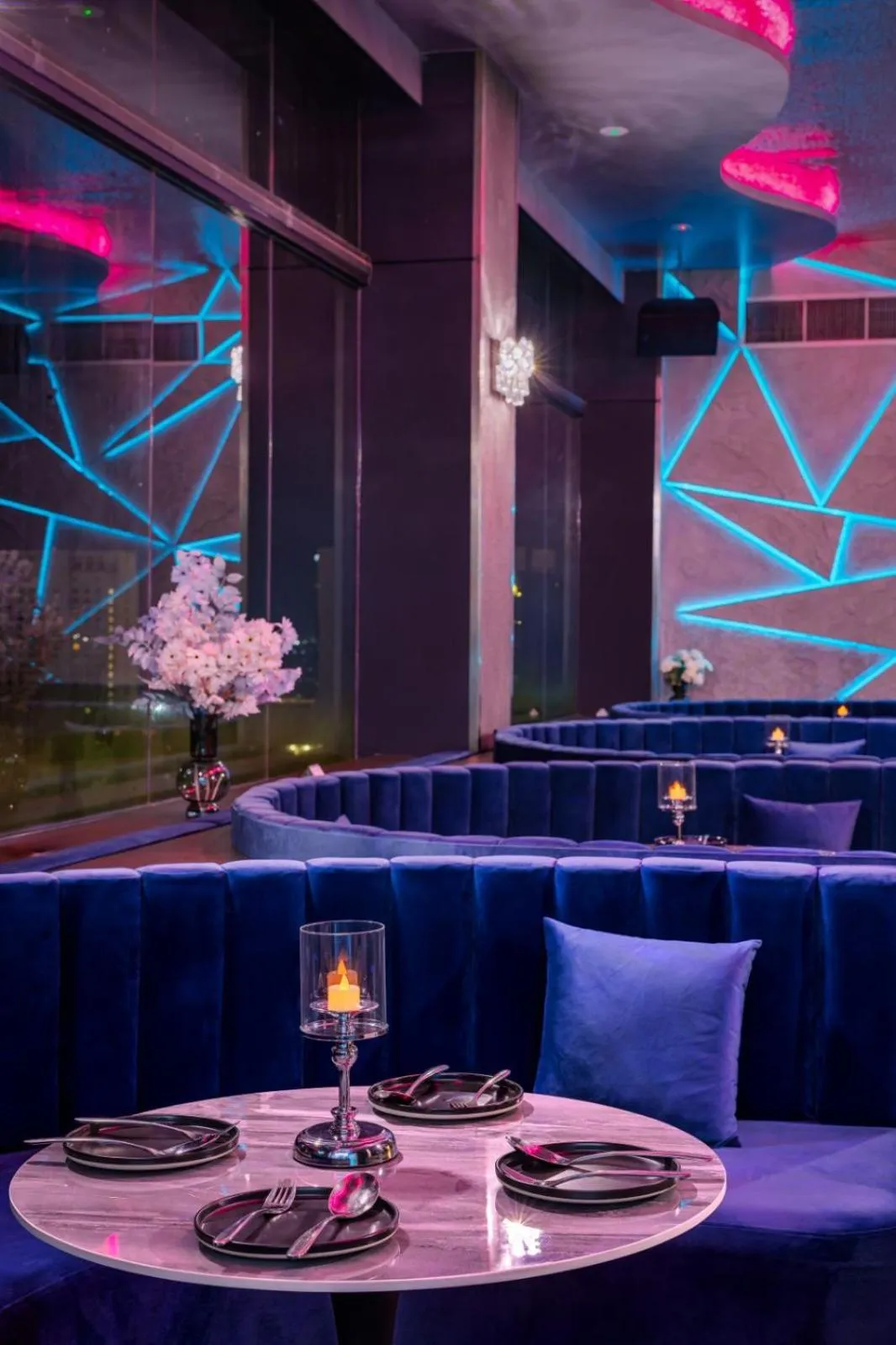 Restaurant/places to eat in Yangon Thanlwin Hotel