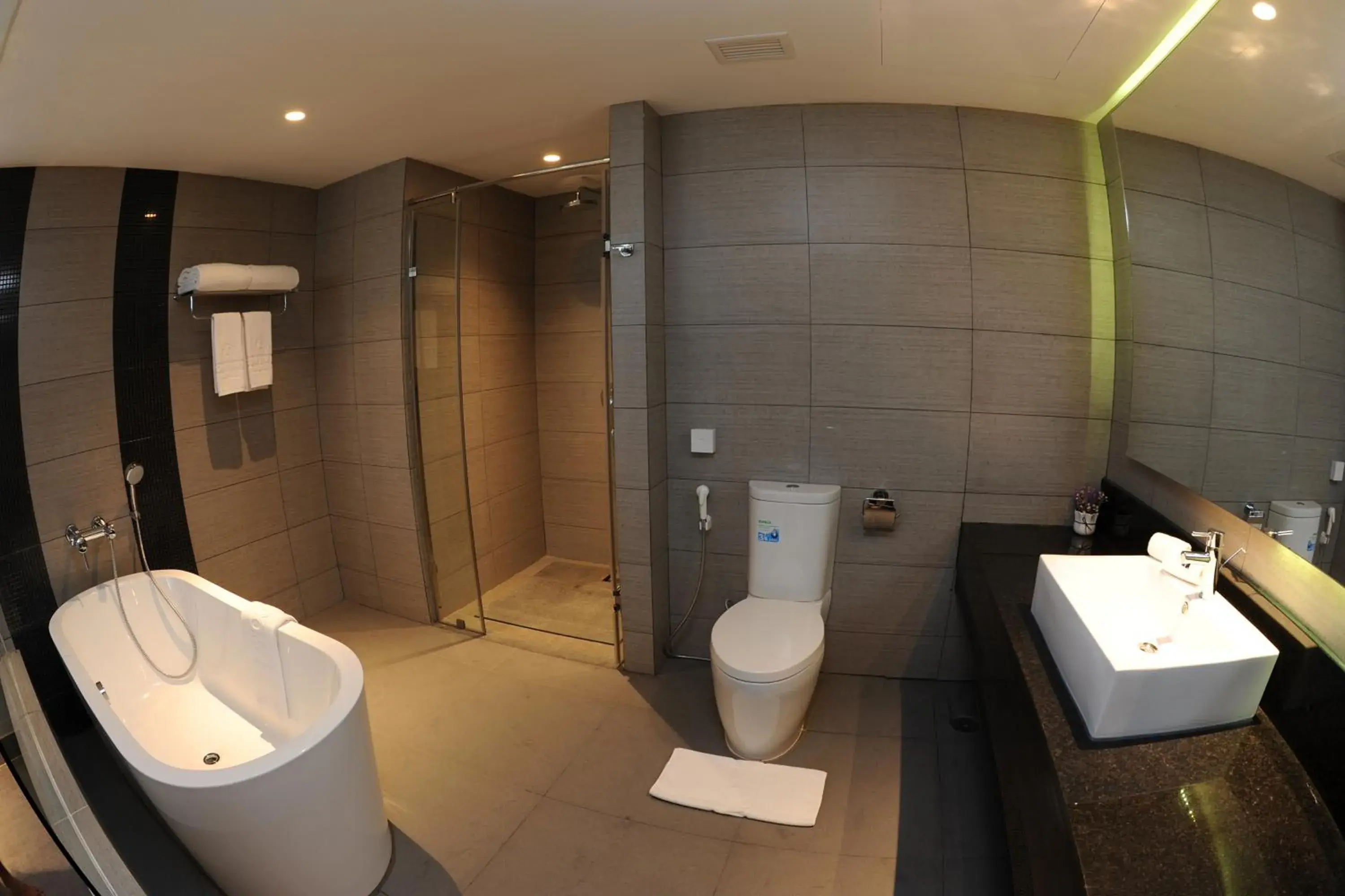 Bathroom in Yangon Thanlwin Hotel Bathroom in Yangon Thanlwin Hotel