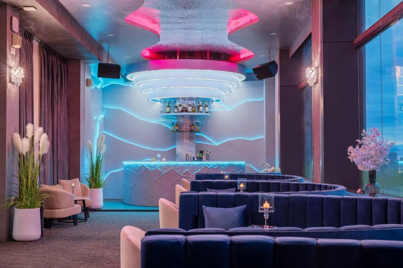 Lounge or bar in Yangon Thanlwin Hotel