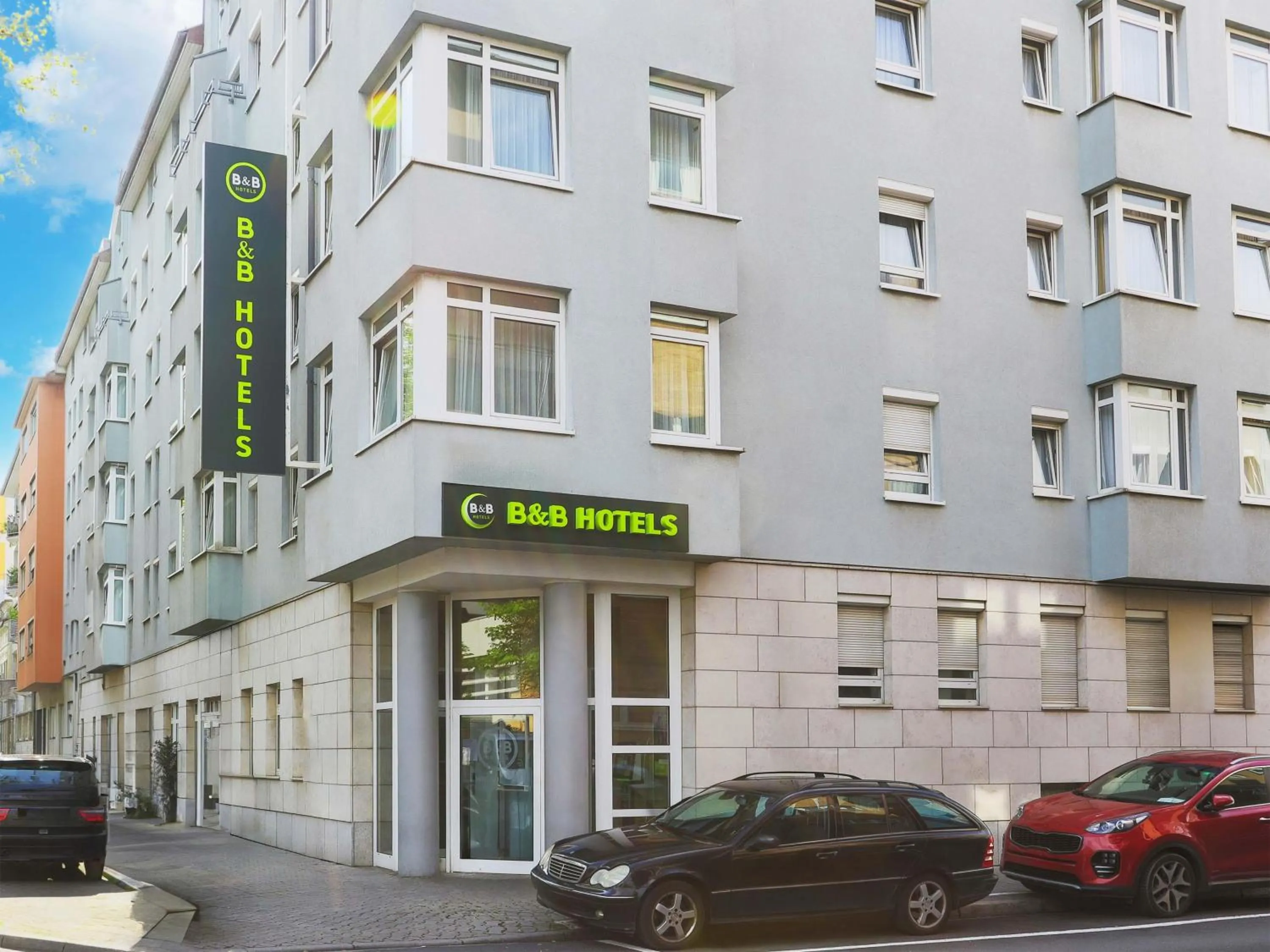 Property building in B&B HOTEL Mannheim-City