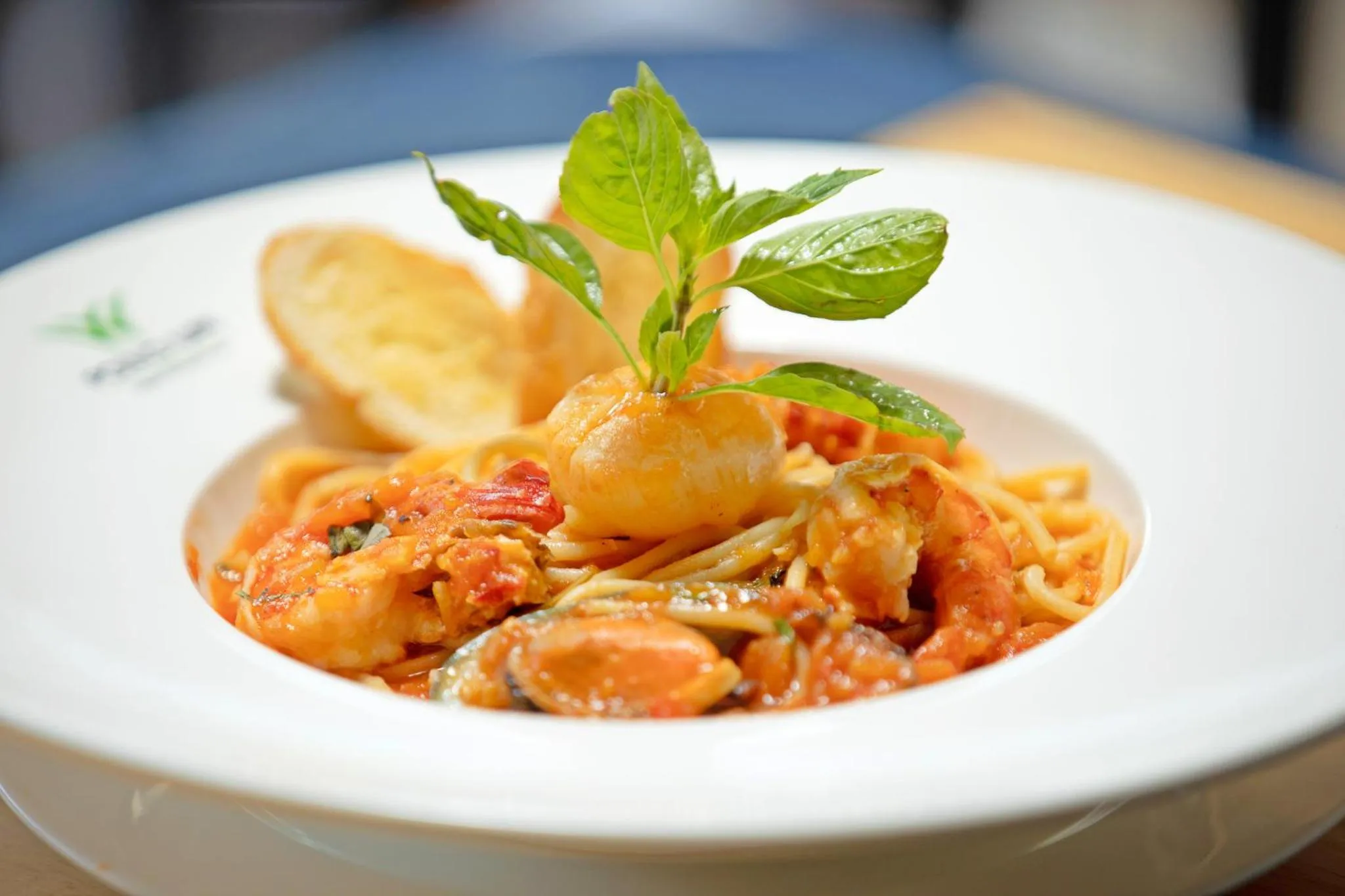 Lounge or bar in Poulo Wai Hotel, Trademark Collection by Wyndham