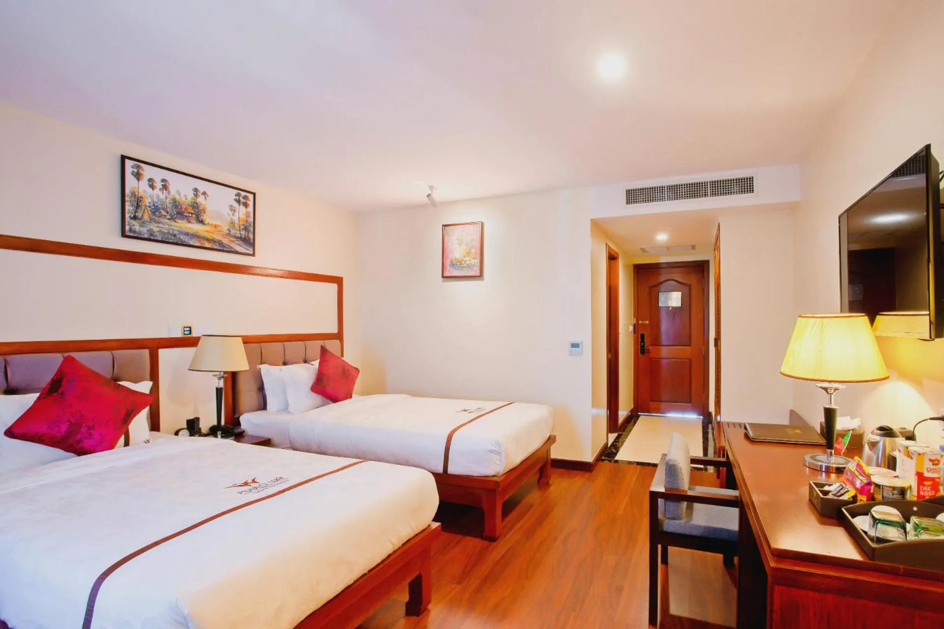 Bedroom, Bed in Poulo Wai Hotel, Trademark Collection by Wyndham