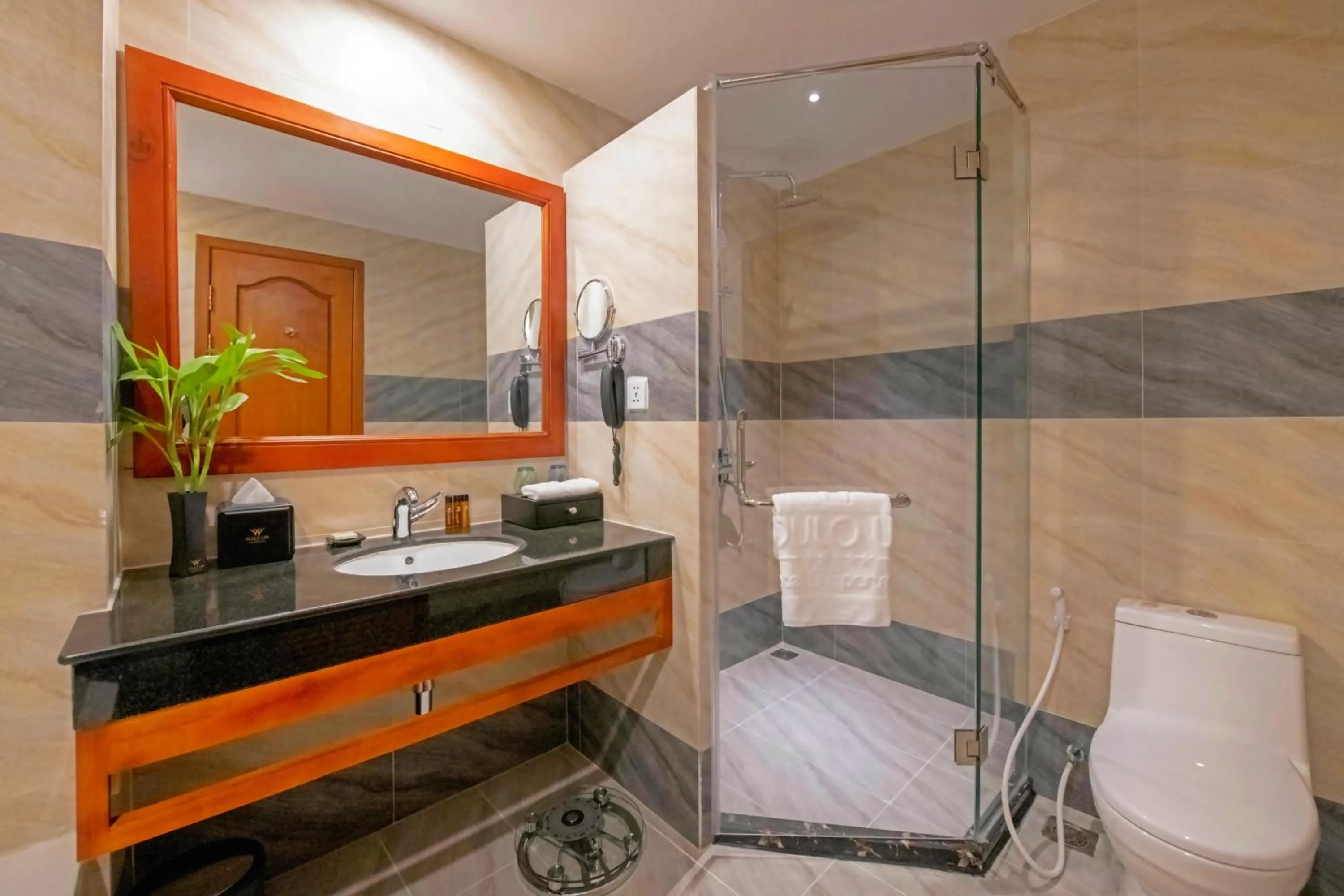 Shower in Poulo Wai Hotel, Trademark Collection by Wyndham
