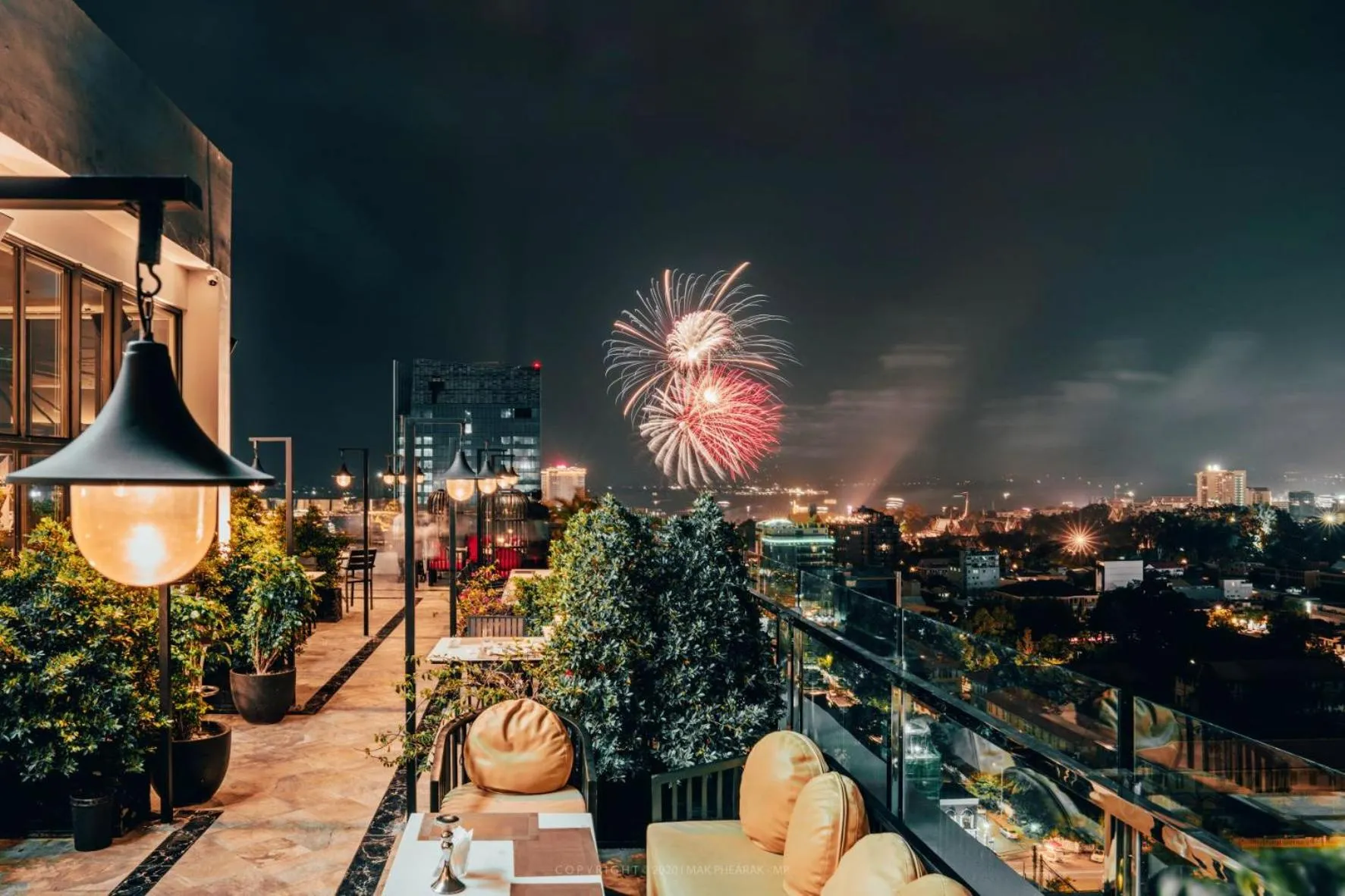 Lounge or bar in Poulo Wai Hotel, Trademark Collection by Wyndham