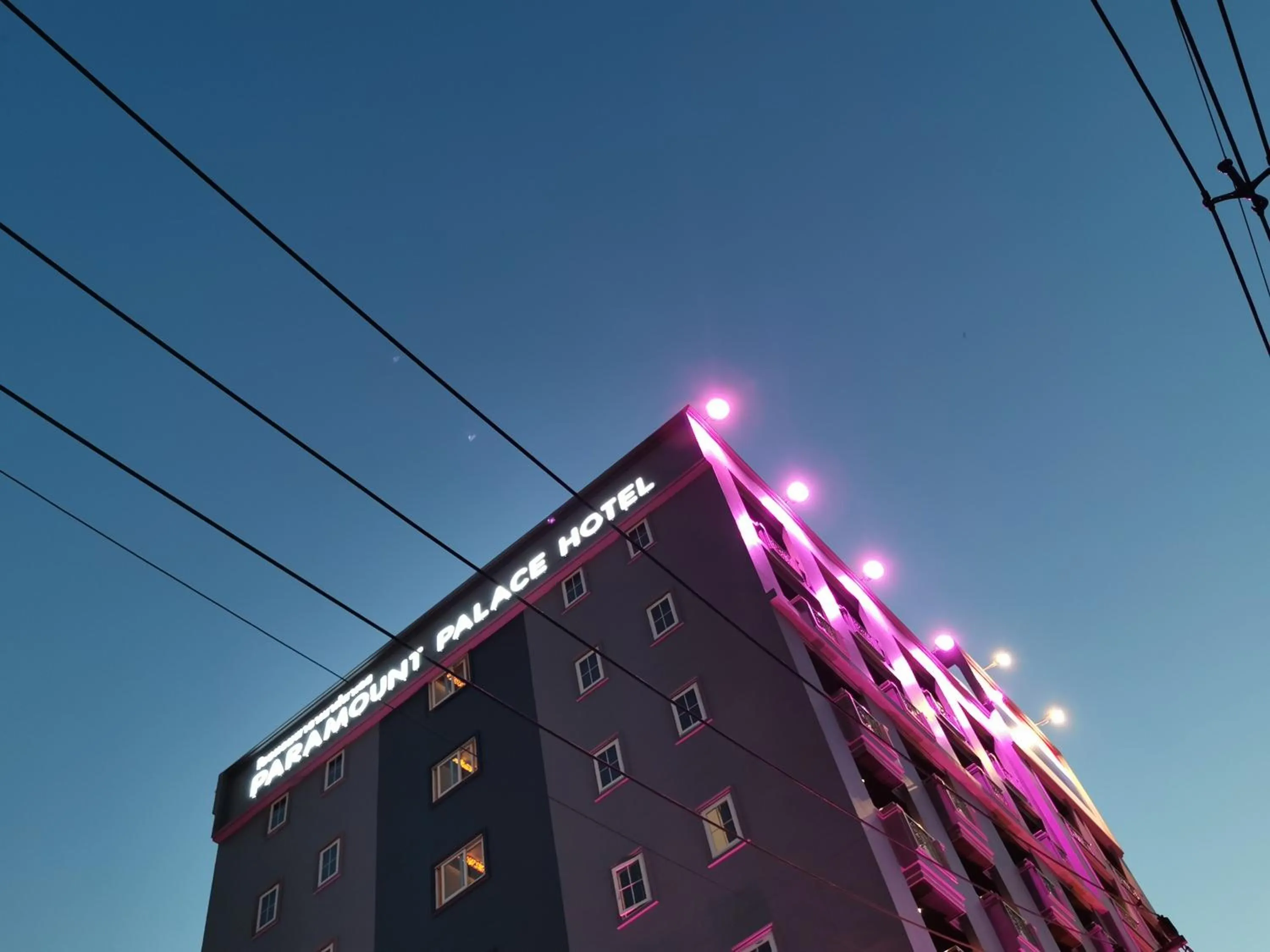 Property building in Paramount Palace Hotel Dannok