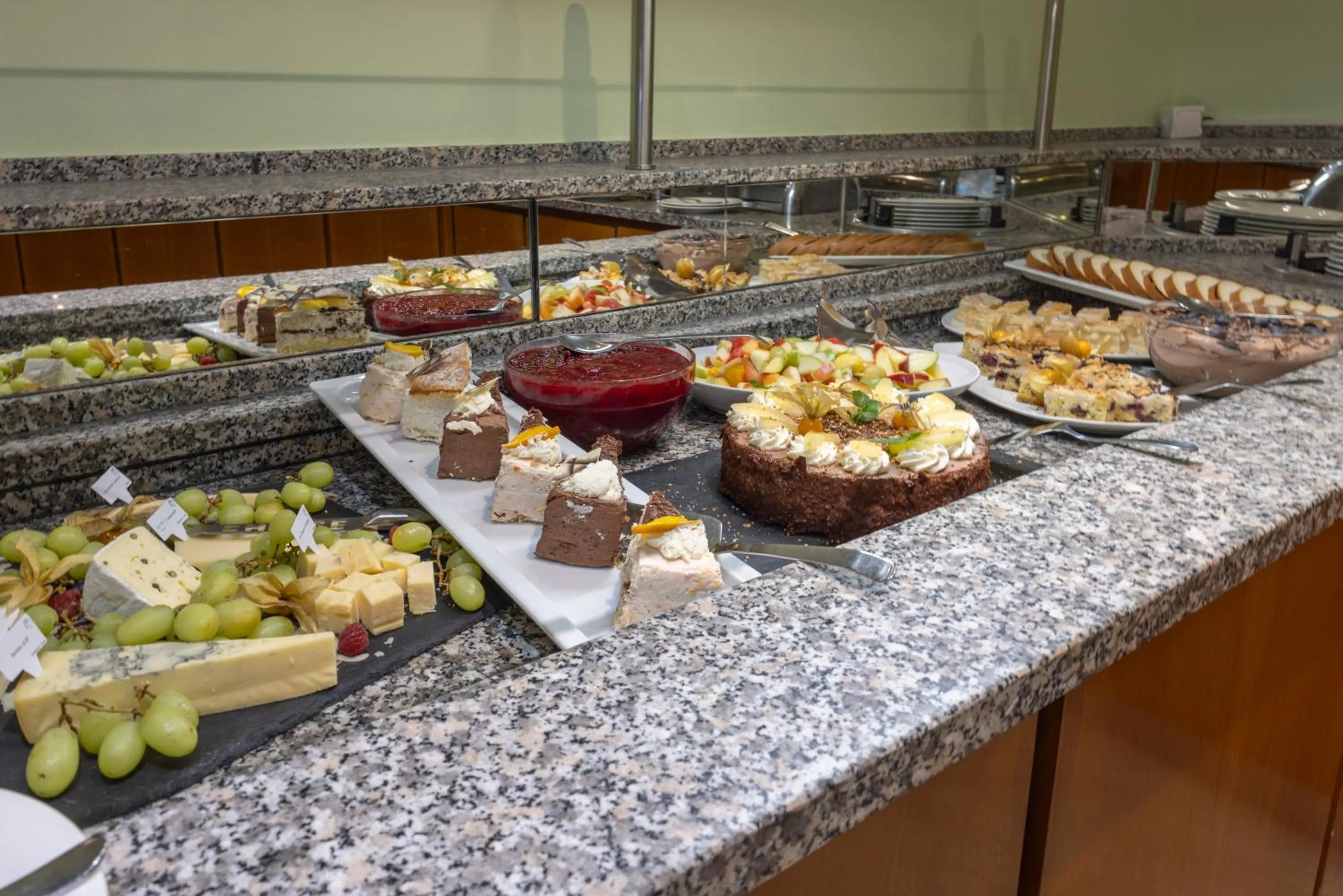 Food in Fletcher Hotel-Restaurant Arnsberg-Sauerland