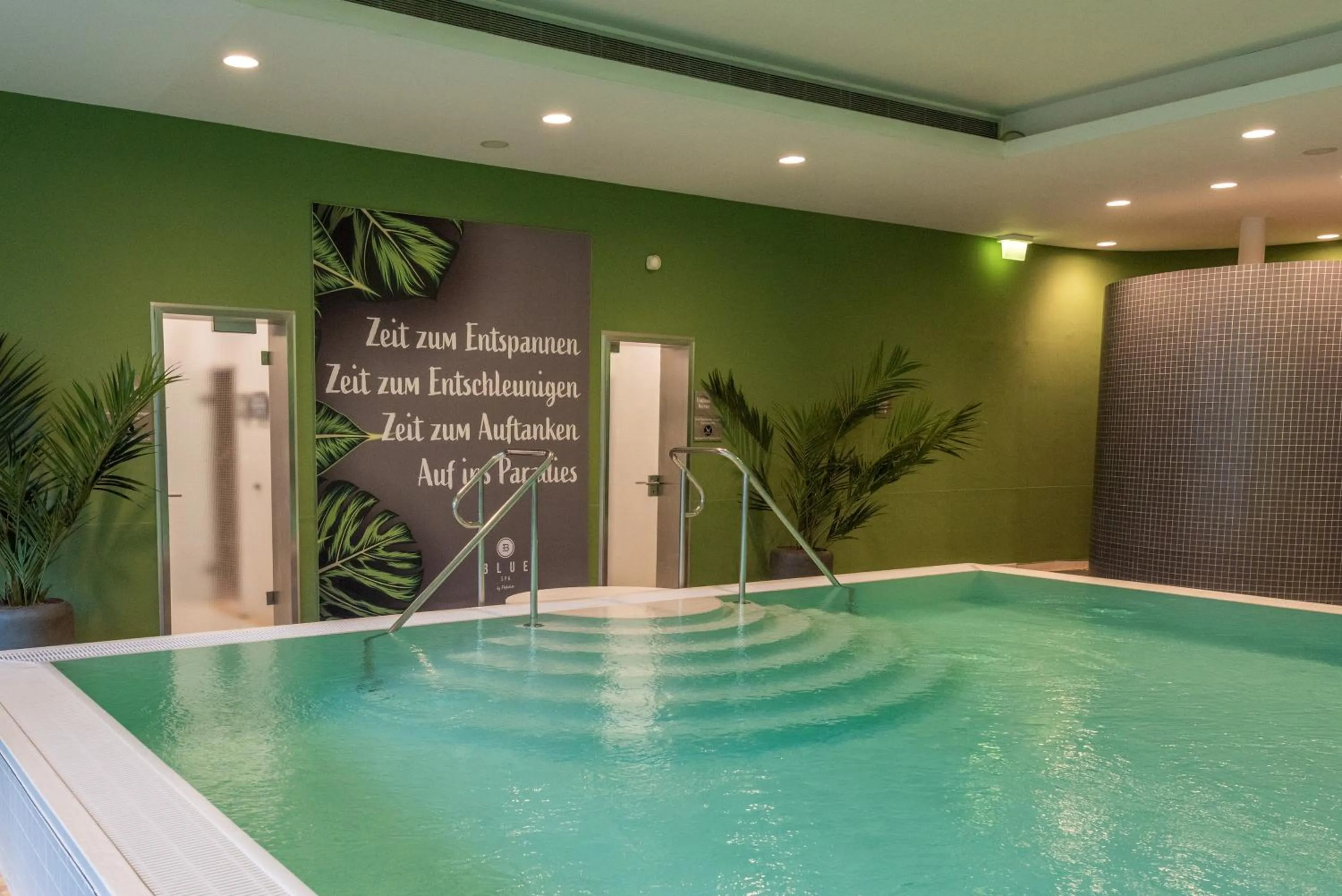 Swimming pool in Fletcher Hotel-Restaurant Arnsberg-Sauerland